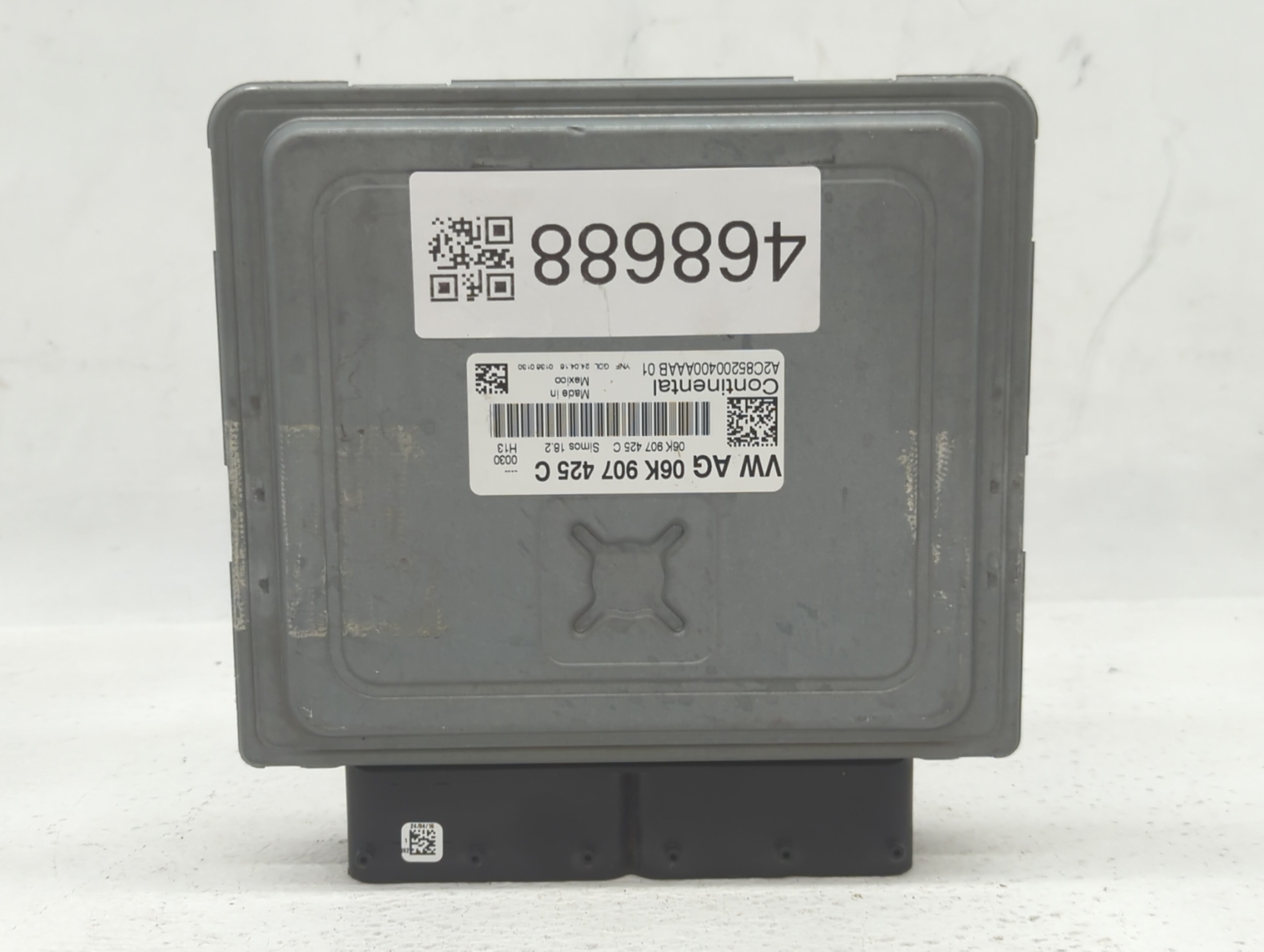 2016 Volkswagen Passat PCM Engine Computer ECU ECM PCU OEM P/N:06K 907 425 C Fits OEM Used Auto Parts - Oemusedautoparts1.com