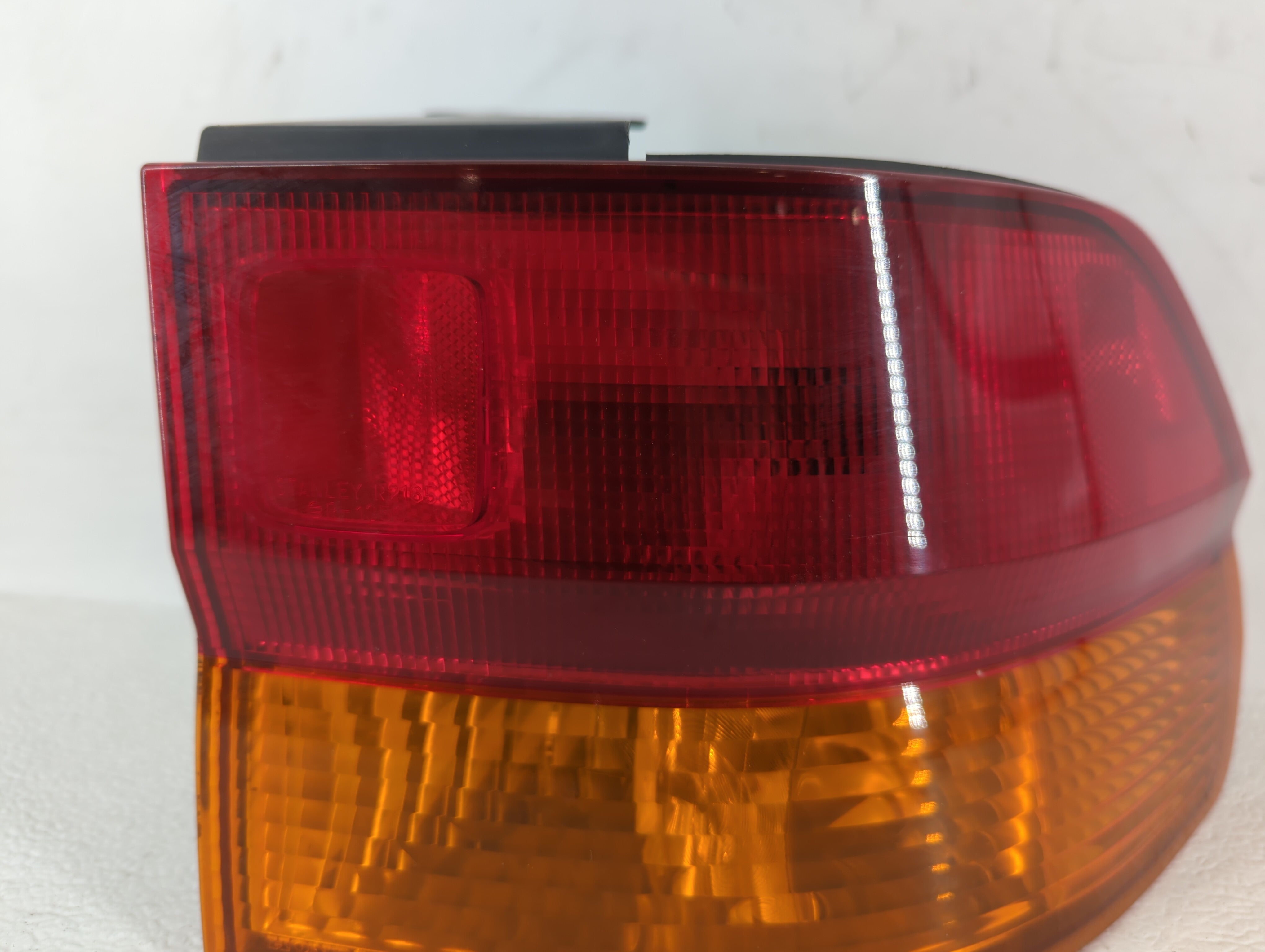 2002-2004 Honda Odyssey Tail Light Assembly Passenger Right OEM P/N:017440 Fits 2002 2003 2004 OEM Used Auto Parts - Oemusedautoparts1.com