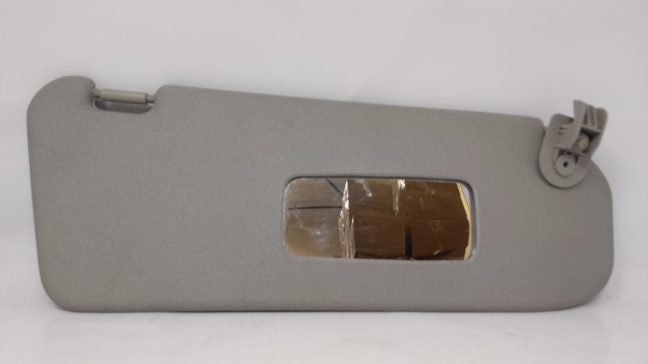 2002 Chevrolet Avalanche Sun Visor Shade Replacement Passenger Right Mirror Fits OEM Used Auto Parts - Oemusedautoparts1.com