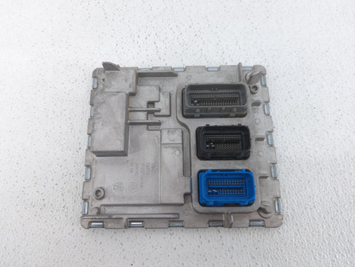 2020-2021 Chevrolet Malibu PCM Engine Computer ECU ECM PCU OEM P/N:12696017 12703745 Fits 2020 2021 2022 OEM Used Auto Parts