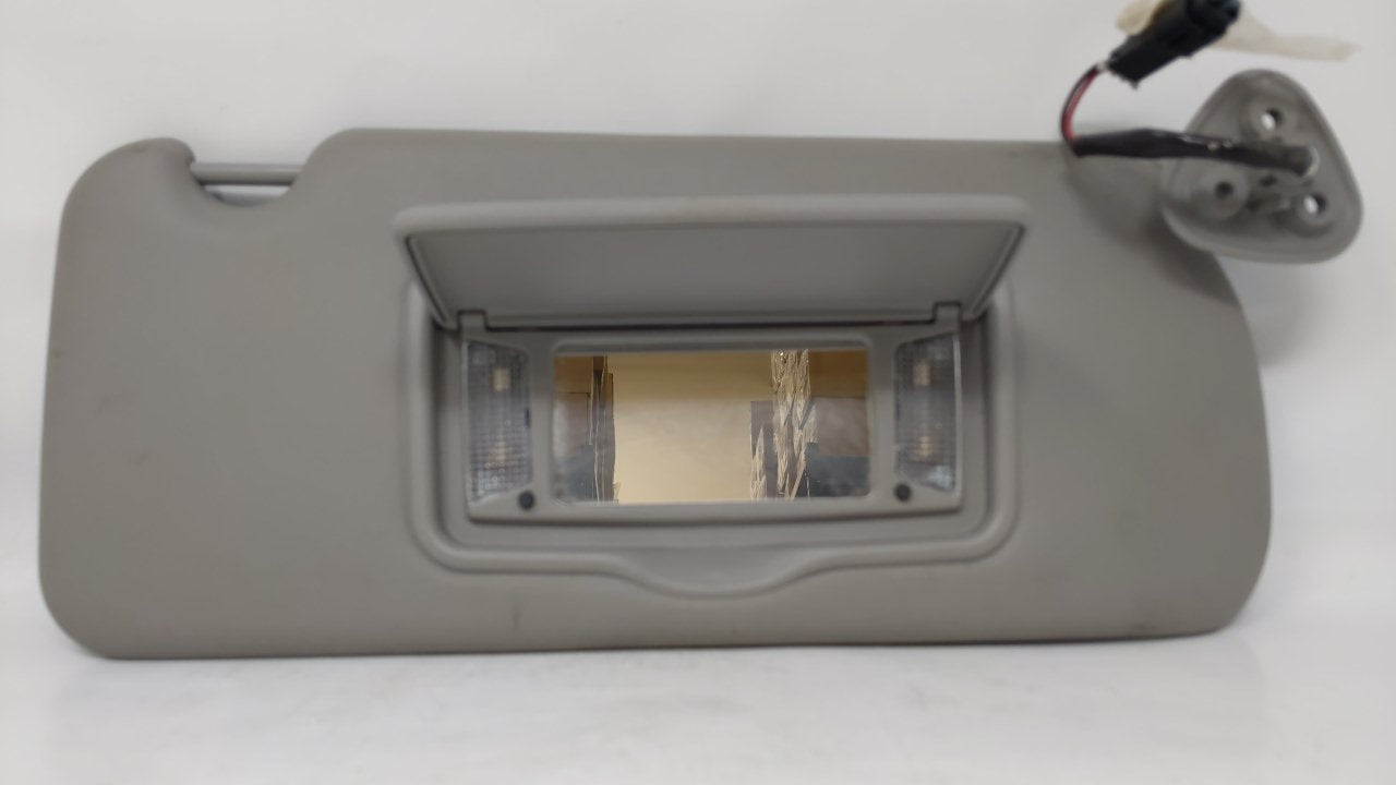 2003 Cadillac Cts Sun Visor Shade Replacement Passenger Right Mirror Fits OEM Used Auto Parts - Oemusedautoparts1.com