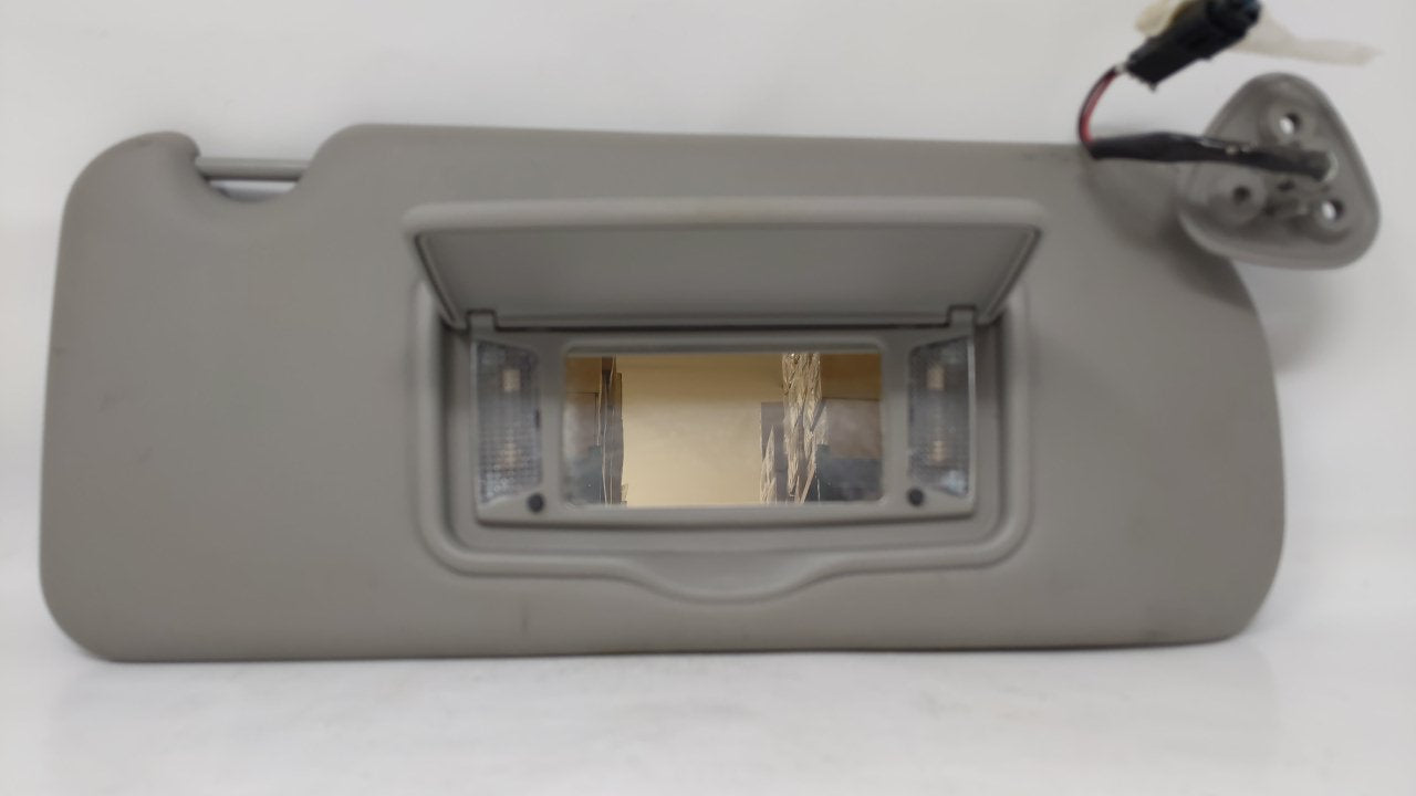 2003 Cadillac Cts Sun Visor Shade Replacement Passenger Right Mirror Fits OEM Used Auto Parts - Oemusedautoparts1.com