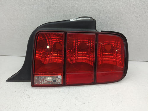 2005-2009 Ford Mustang Tail Light Assembly Passenger Right OEM P/N:6R33-13B504-AH 4R3T-13A412-G28 Fits 2005 2006 2007 2008 2009 OEM Used Auto Parts