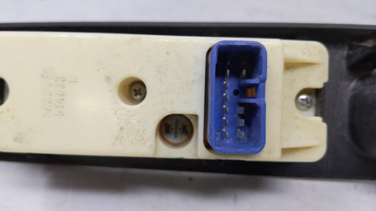 2009 Toyota Corolla Passeneger Right Power Window Switch 514633 - Oemusedautoparts1.com