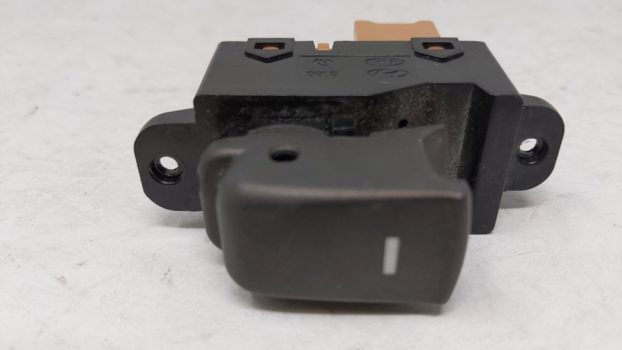 2010 Hyundai Sonata Passeneger Right Rear Power Window Switch - Oemusedautoparts1.com