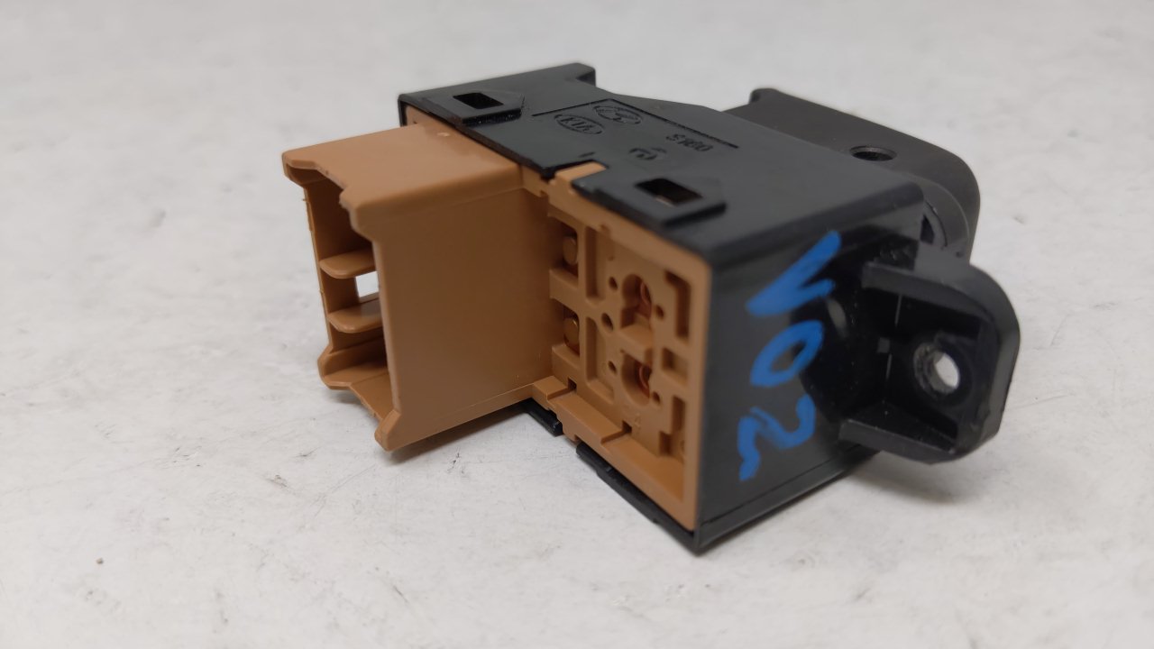 2010 Hyundai Sonata Passeneger Right Rear Power Window Switch - Oemusedautoparts1.com