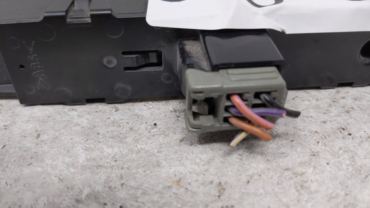 2005 Dodge Grand Caravan Hazard Switch 05134628aa - Oemusedautoparts1.com