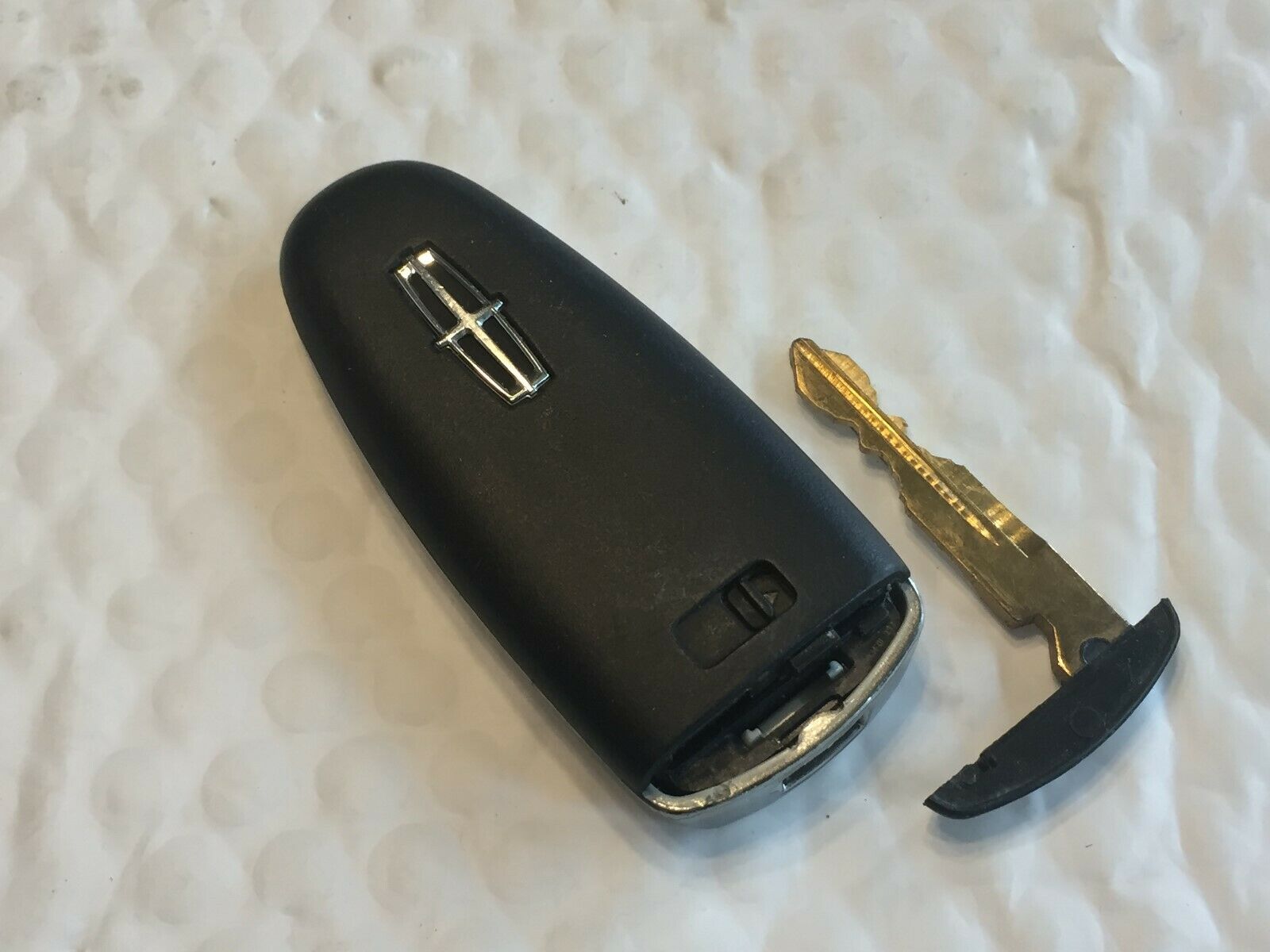 Lincoln Navigator Keyless Entry Remote Fob M3n5wy8609   Ba1t-15k601-Dx 5 Buttons - Oemusedautoparts1.com