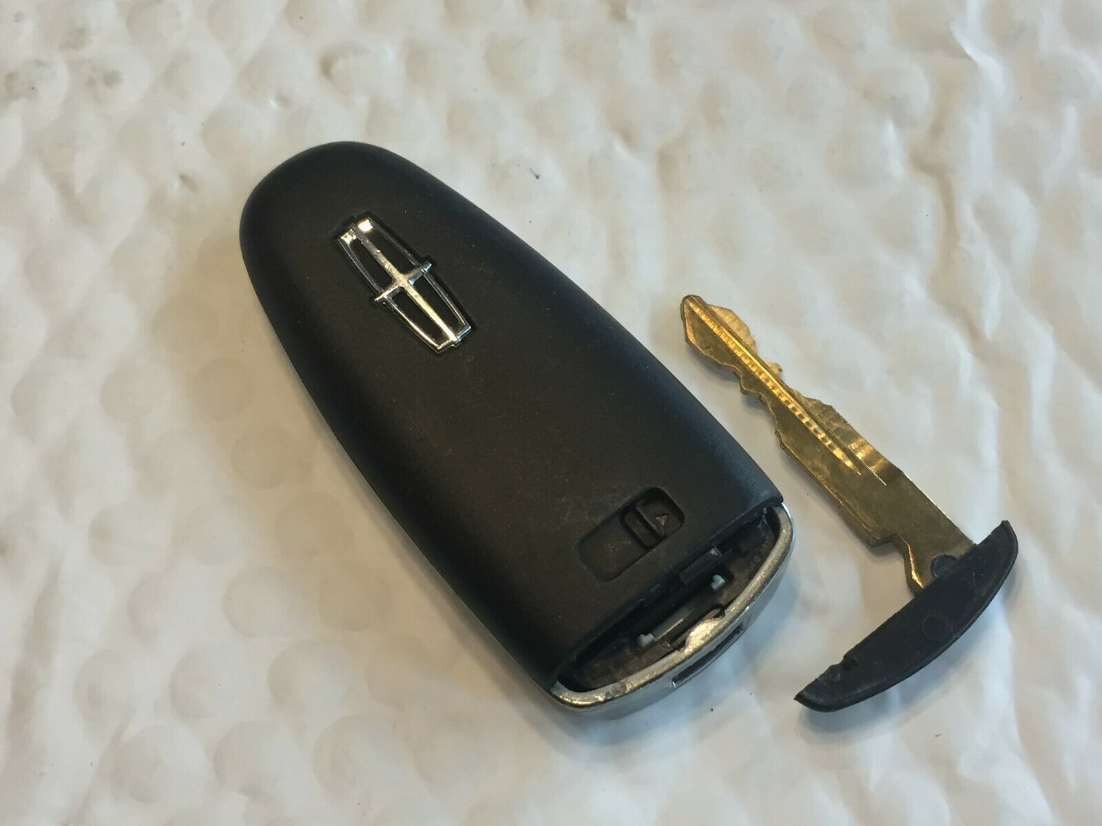 Lincoln Navigator Keyless Entry Remote Fob M3n5wy8609   Ba1t-15k601-Dx 5 Buttons - Oemusedautoparts1.com