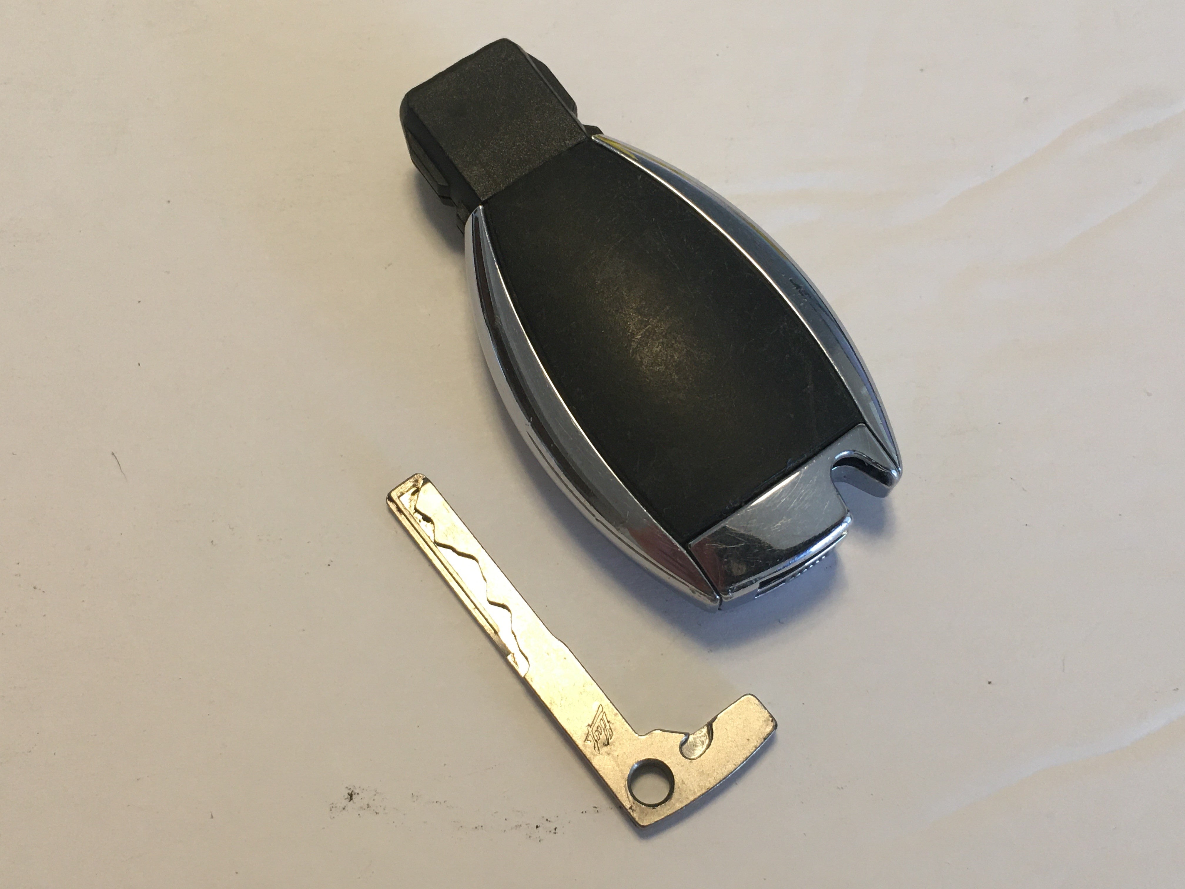 2019 Mercedes-Benz  Keyless Entry Remote Ygohuf4762 4 Buttons - Oemusedautoparts1.com