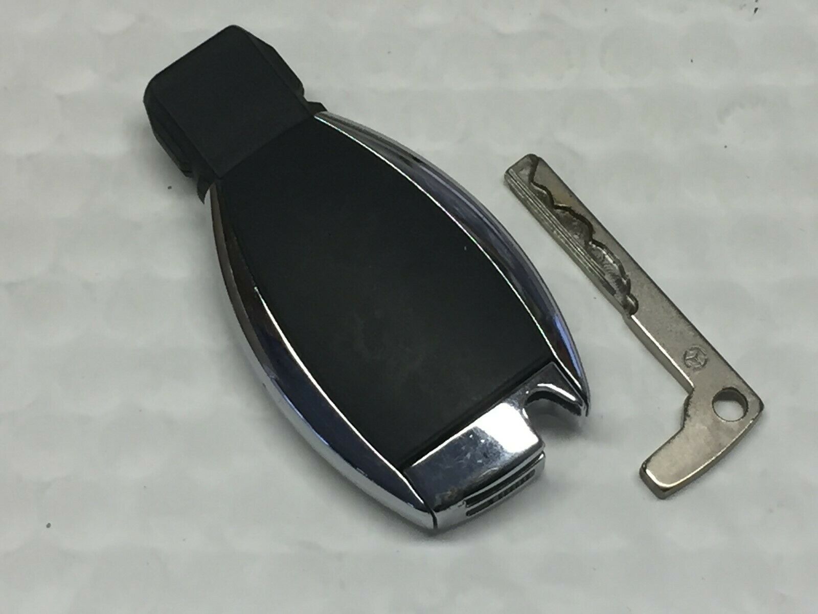 2019 Mercedes-Benz  Keyless Entry Remote Iyzdc10 4 Buttons - Oemusedautoparts1.com