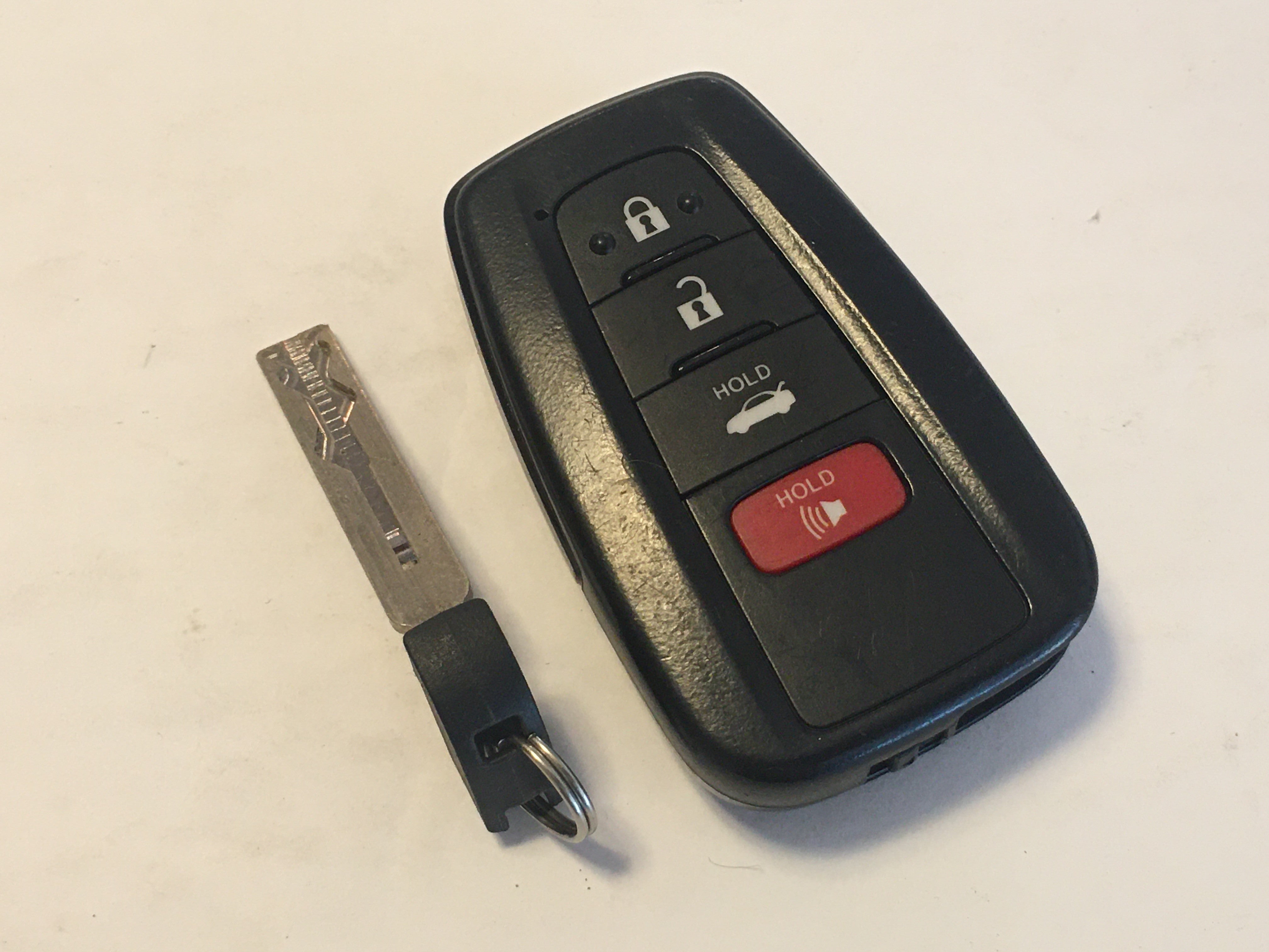 Toyota Camry Keyless Entry Remote Fob Hyq14fbc 231451-0351 4 Buttons - Oemusedautoparts1.com