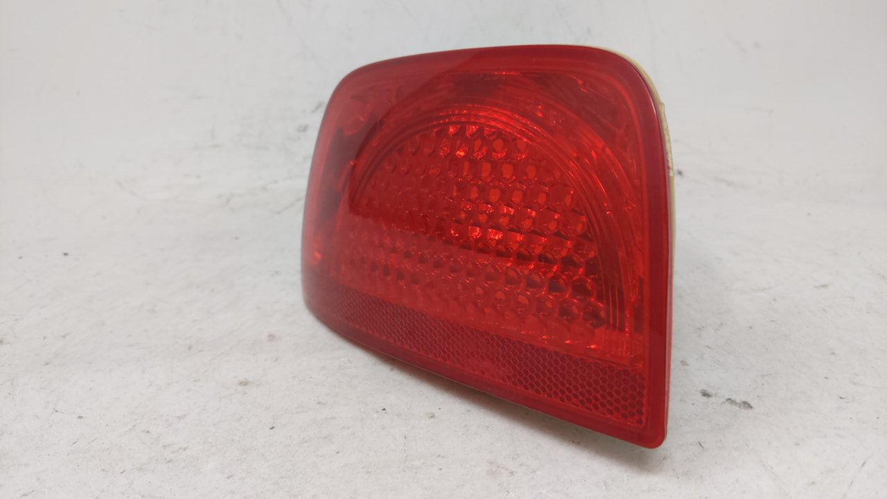 2010-2012 Chevrolet Camaro Tail Light Assembly Passenger Right OEM P/N:92195242 Fits 2010 2011 2012 OEM Used Auto Parts - Oemusedautoparts1.com