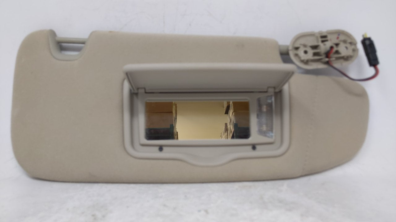 2006 Ford Fusion Sun Visor Shade Replacement Passenger Right Mirror Fits OEM Used Auto Parts - Oemusedautoparts1.com