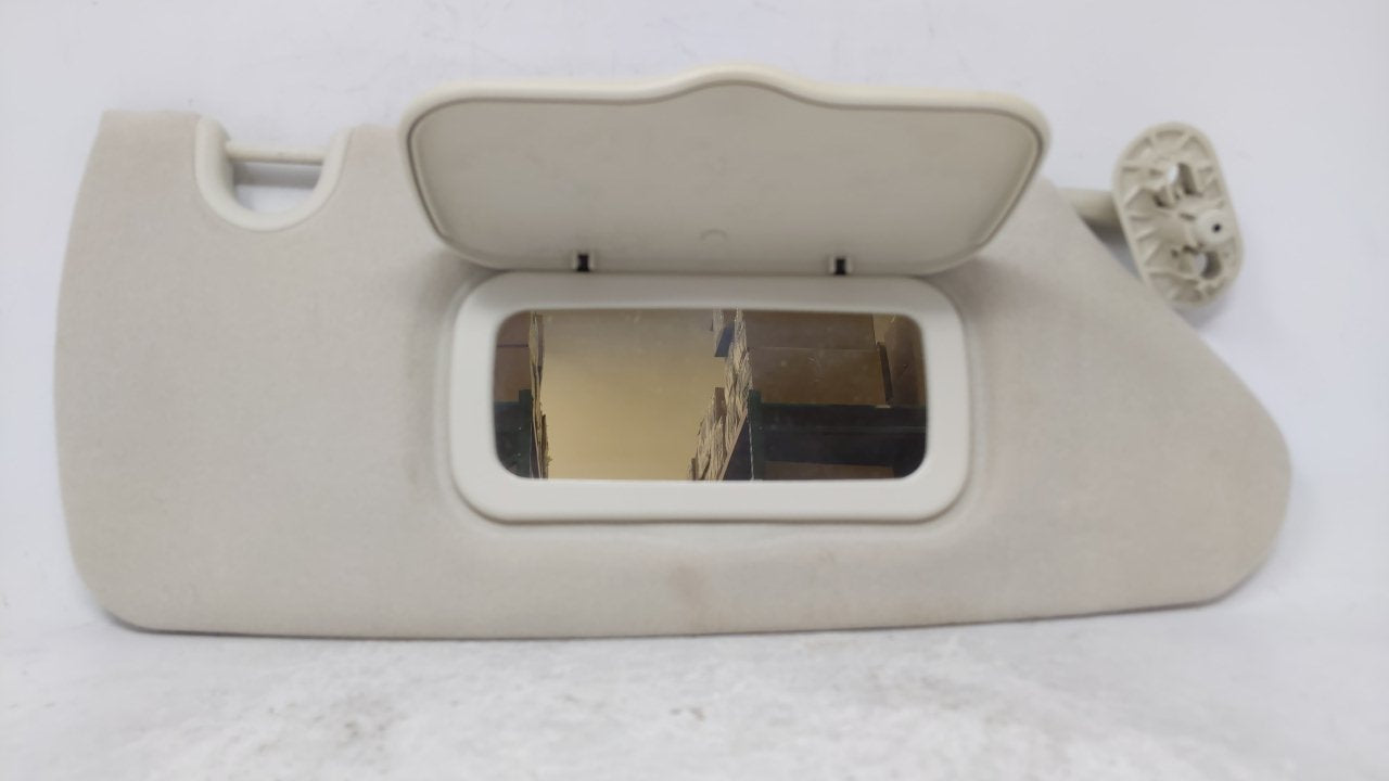 2004 Chrysler Pacifica Sun Visor Shade Replacement Passenger Right Mirror Fits OEM Used Auto Parts - Oemusedautoparts1.com