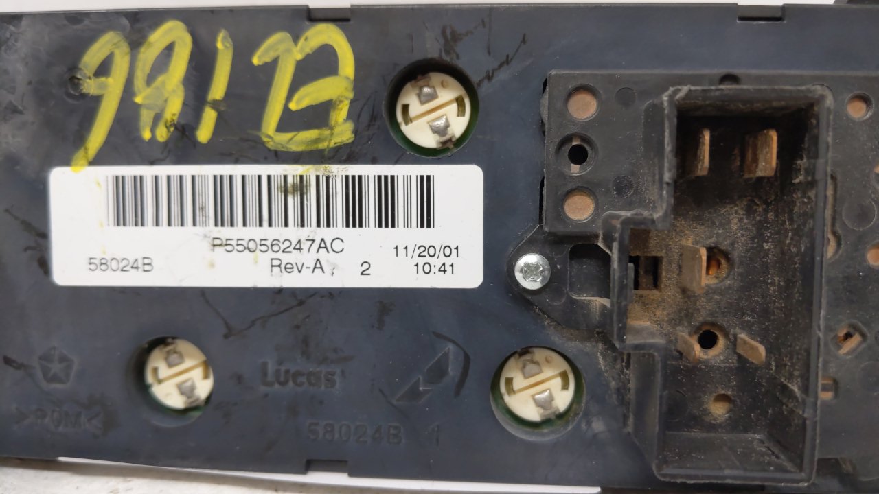 2004-2006 Nissan Maxima Climate Control Module Temperature AC/Heater Replacement P/N:27500-7Y010 P55056247AC Fits 2004 2005 2006 OEM Used Auto Parts - Oemusedautoparts1.com