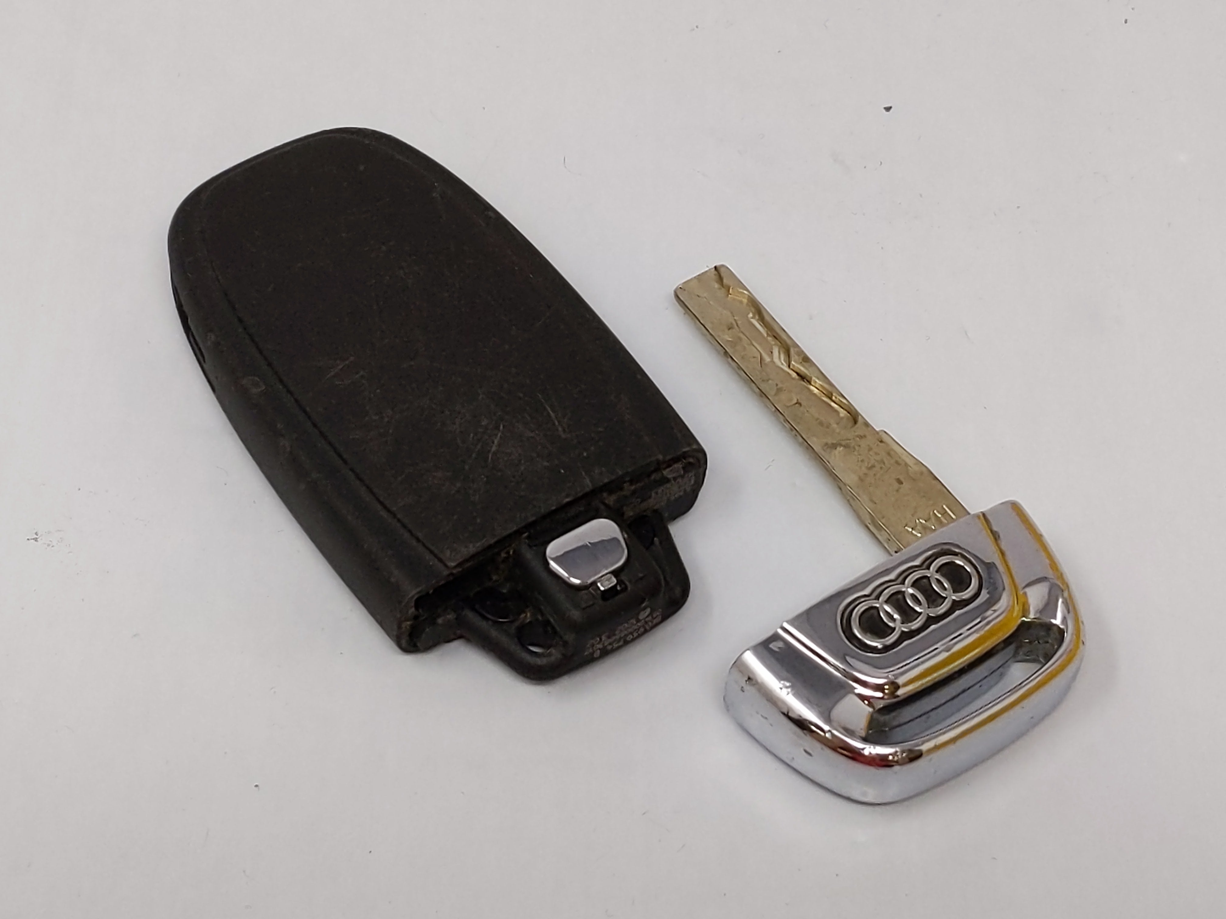 Audi A6 Keyless Entry Remote Fob Iyzfbsb802 8k0.959.754 B 4 Buttons - Oemusedautoparts1.com