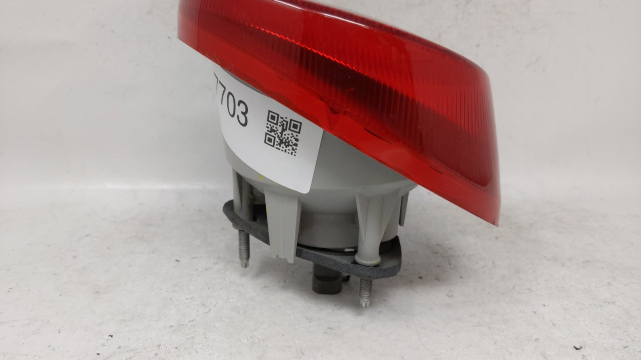 2005-2010 Chevrolet Cobalt Tail Light Assembly Passenger Right OEM P/N:15797856 Fits 2005 2006 2007 2008 2009 2010 OEM Used Auto Parts - Oemusedautoparts1.com
