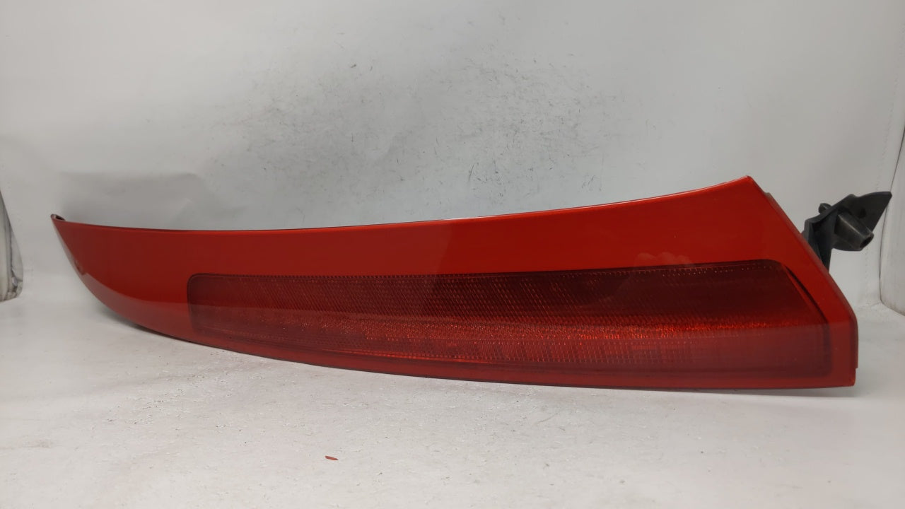 2003-2006 Volvo Xc90 Tail Light Assembly Passenger Right OEM P/N:9483772 Fits 2003 2004 2005 2006 OEM Used Auto Parts - Oemusedautoparts1.com