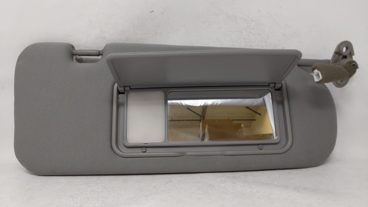 2003 Kia Sorento Sun Visor Shade Replacement Passenger Right Mirror Fits OEM Used Auto Parts - Oemusedautoparts1.com