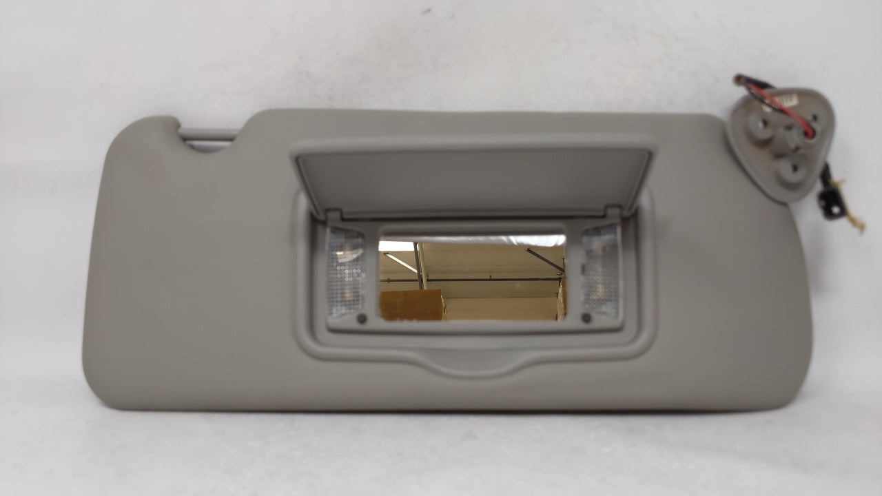 2004 Cadillac Srx Sun Visor Shade Replacement Passenger Right Mirror Fits OEM Used Auto Parts - Oemusedautoparts1.com