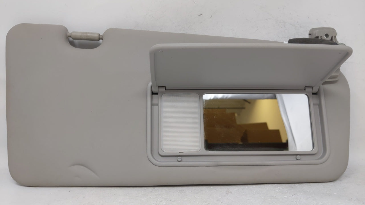 2006 Kia Sedona Sun Visor Shade Replacement Passenger Right Mirror Fits OEM Used Auto Parts - Oemusedautoparts1.com