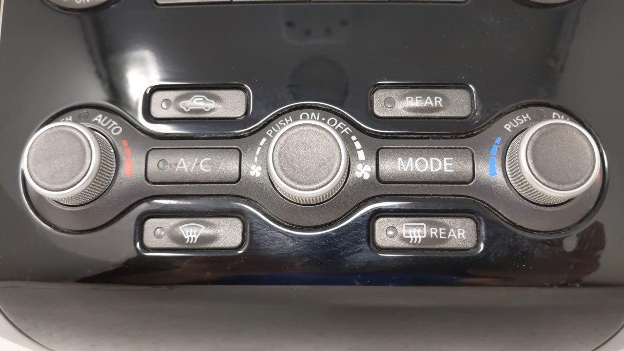 2005-2010 Kia Sportage Radio Control Panel - Oemusedautoparts1.com