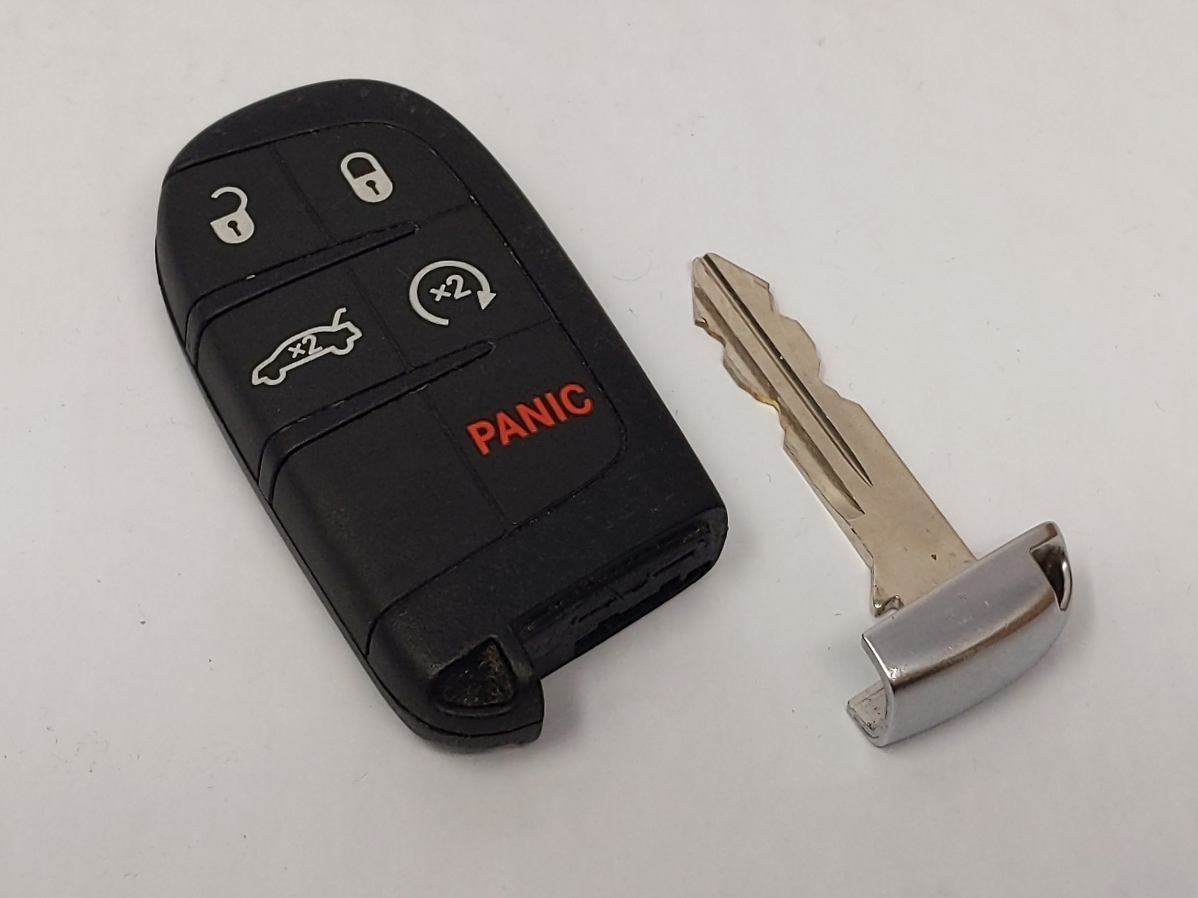 Chrysler 200 Keyless Entry Remote Fob M3n-40821302   68155687ab 5 Buttons - Oemusedautoparts1.com