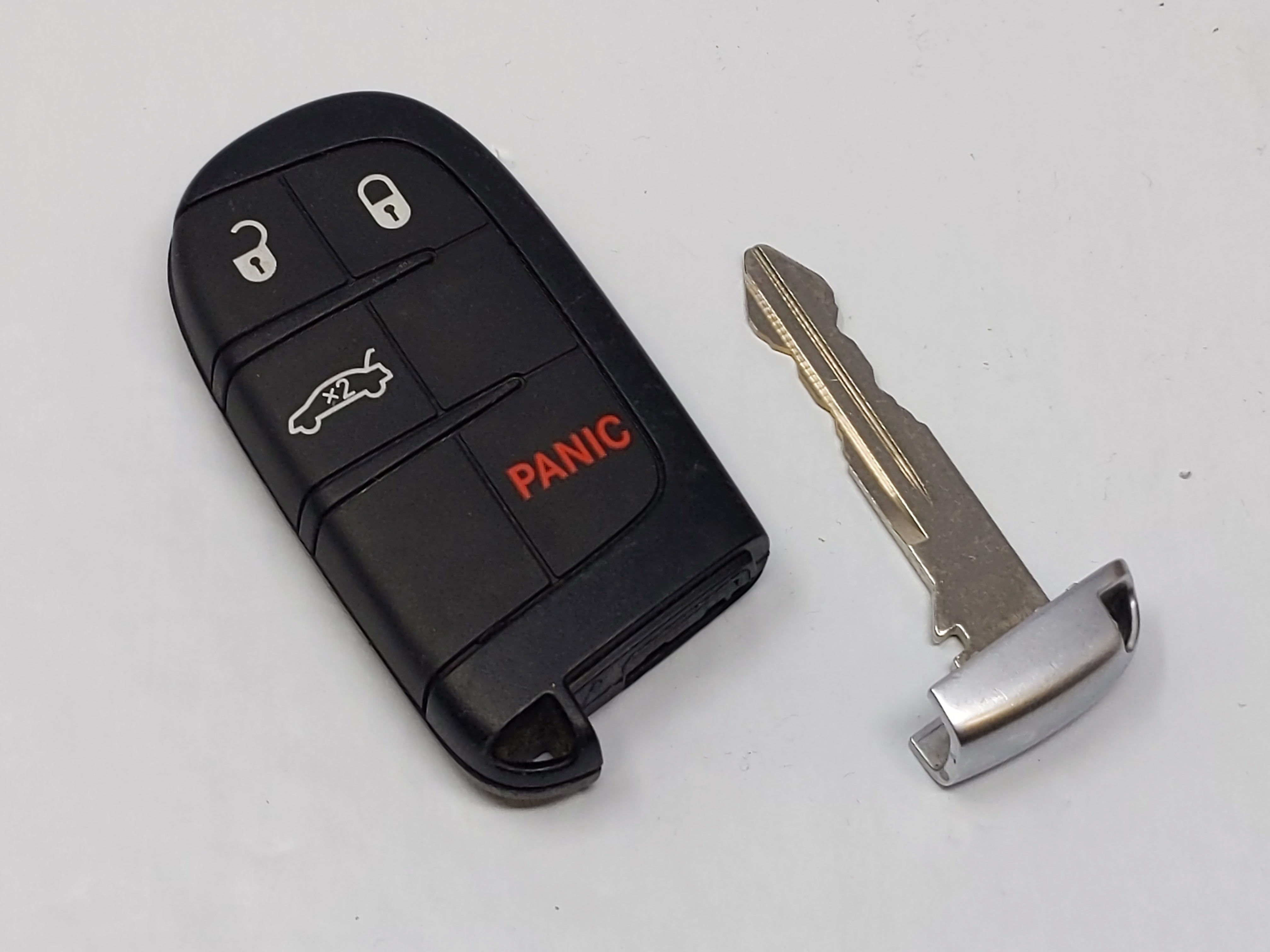 Dodge Challenger Keyless Entry Remote Fob M3N-40821302 68394196AA 4 buttons - Oemusedautoparts1.com