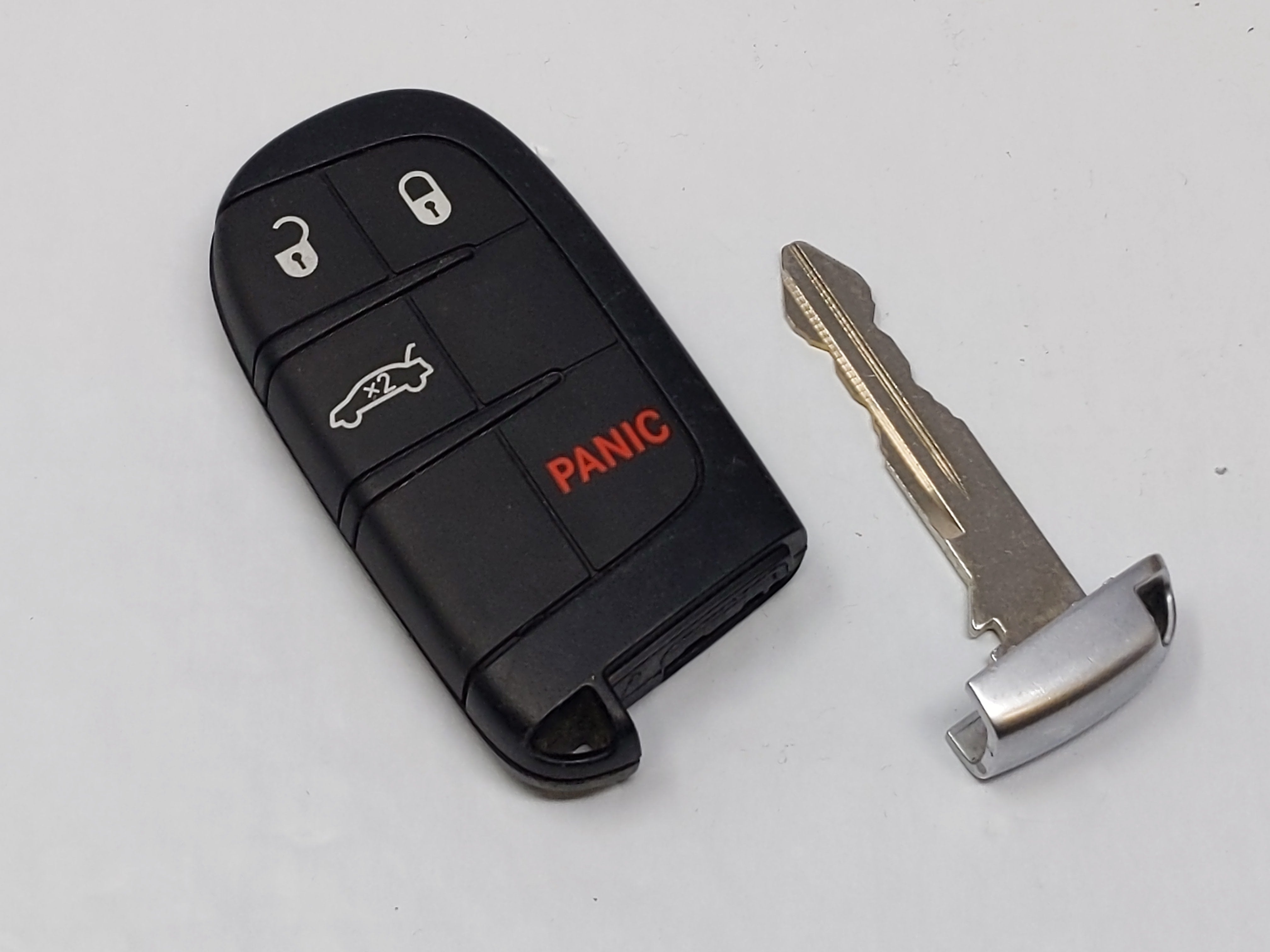 Dodge Challenger Keyless Entry Remote Fob M3N-40821302 68394196AA 4 buttons - Oemusedautoparts1.com