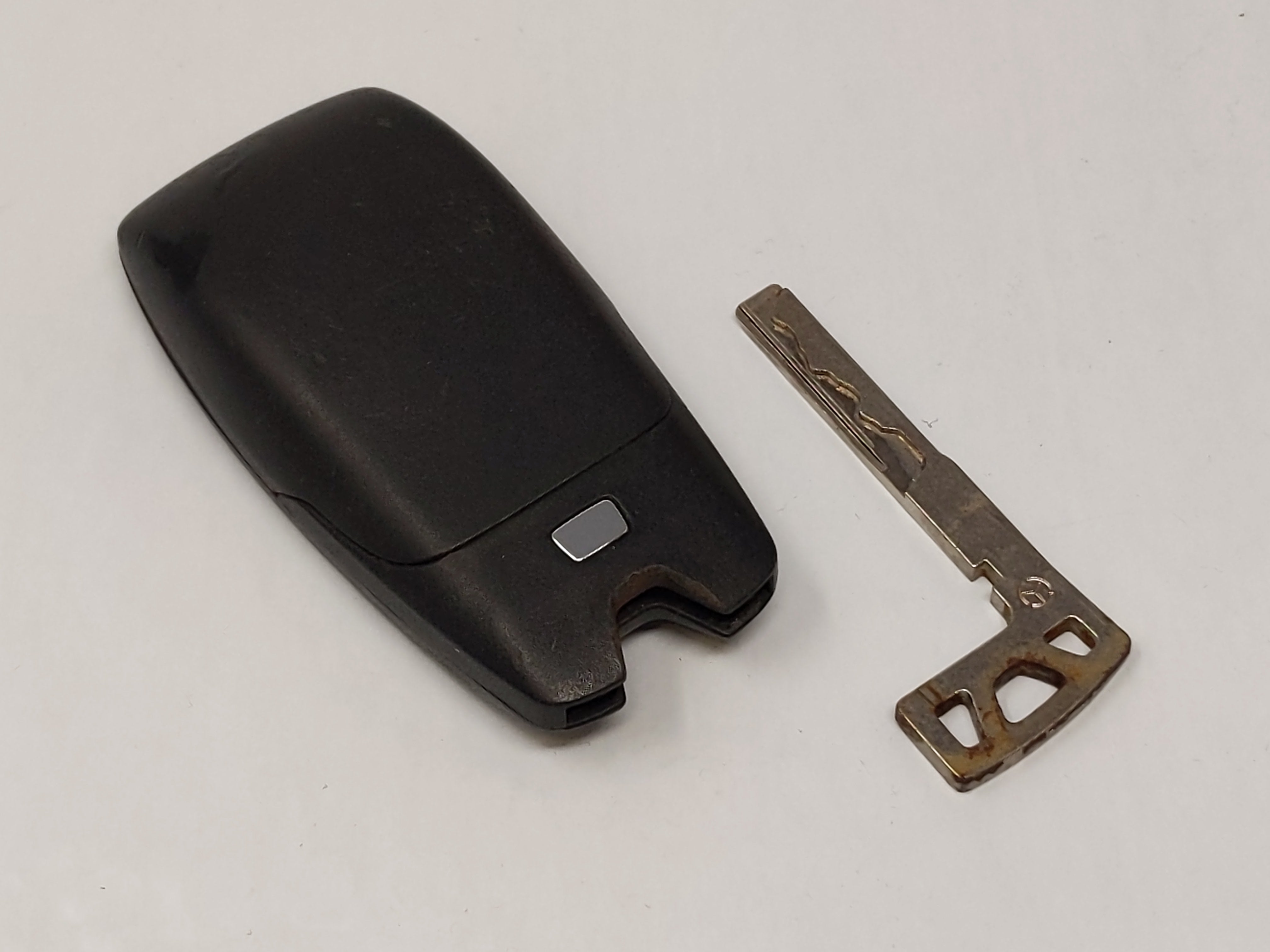 Mercedes-Benz Keyless Entry Remote Nbgdm3 A9079059406q02 2 Buttons - Oemusedautoparts1.com