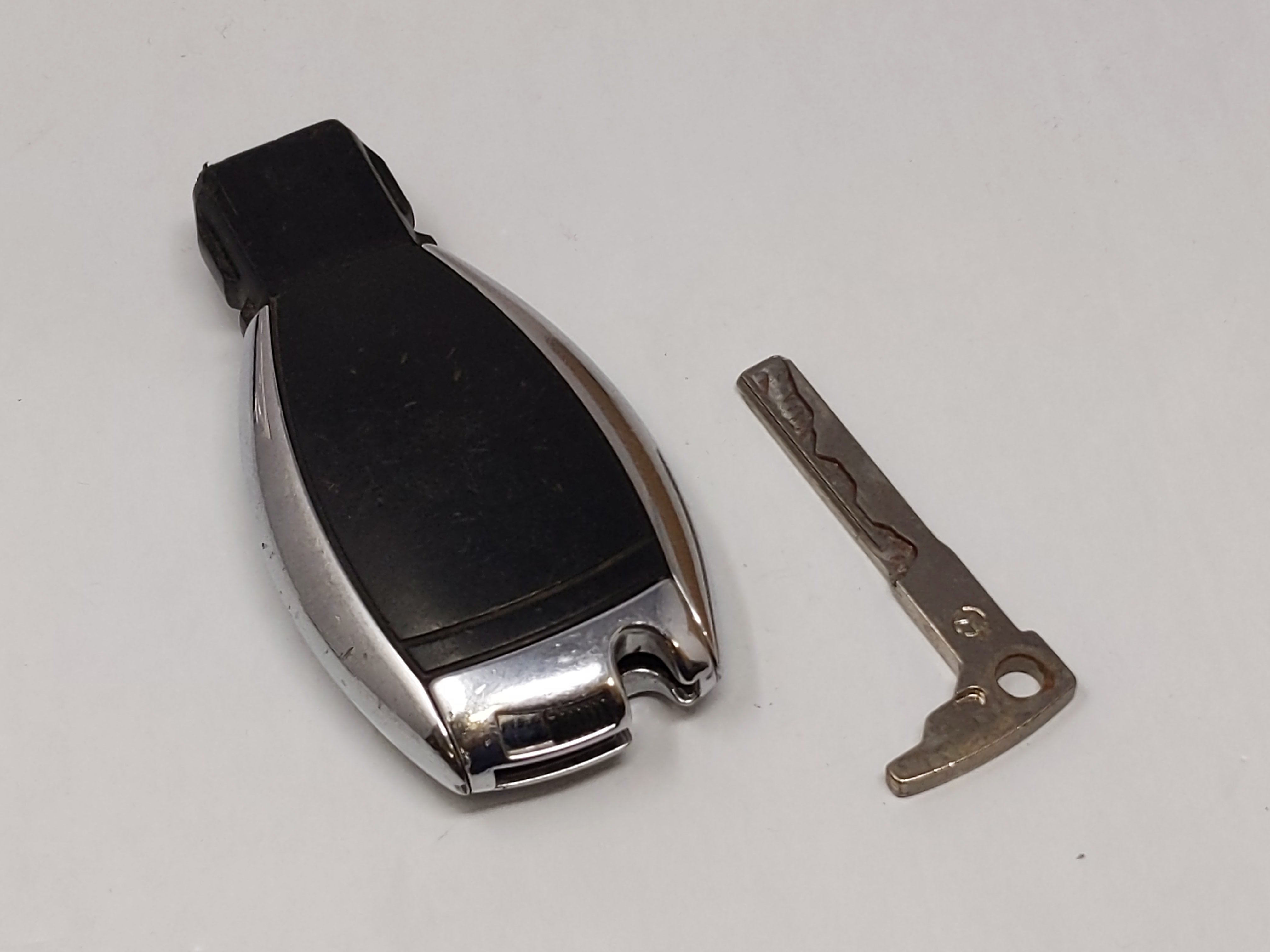 Mercedes-Benz Keyless Entry Remote Fob KR55WK49031 5KW49031 4 buttons - Oemusedautoparts1.com