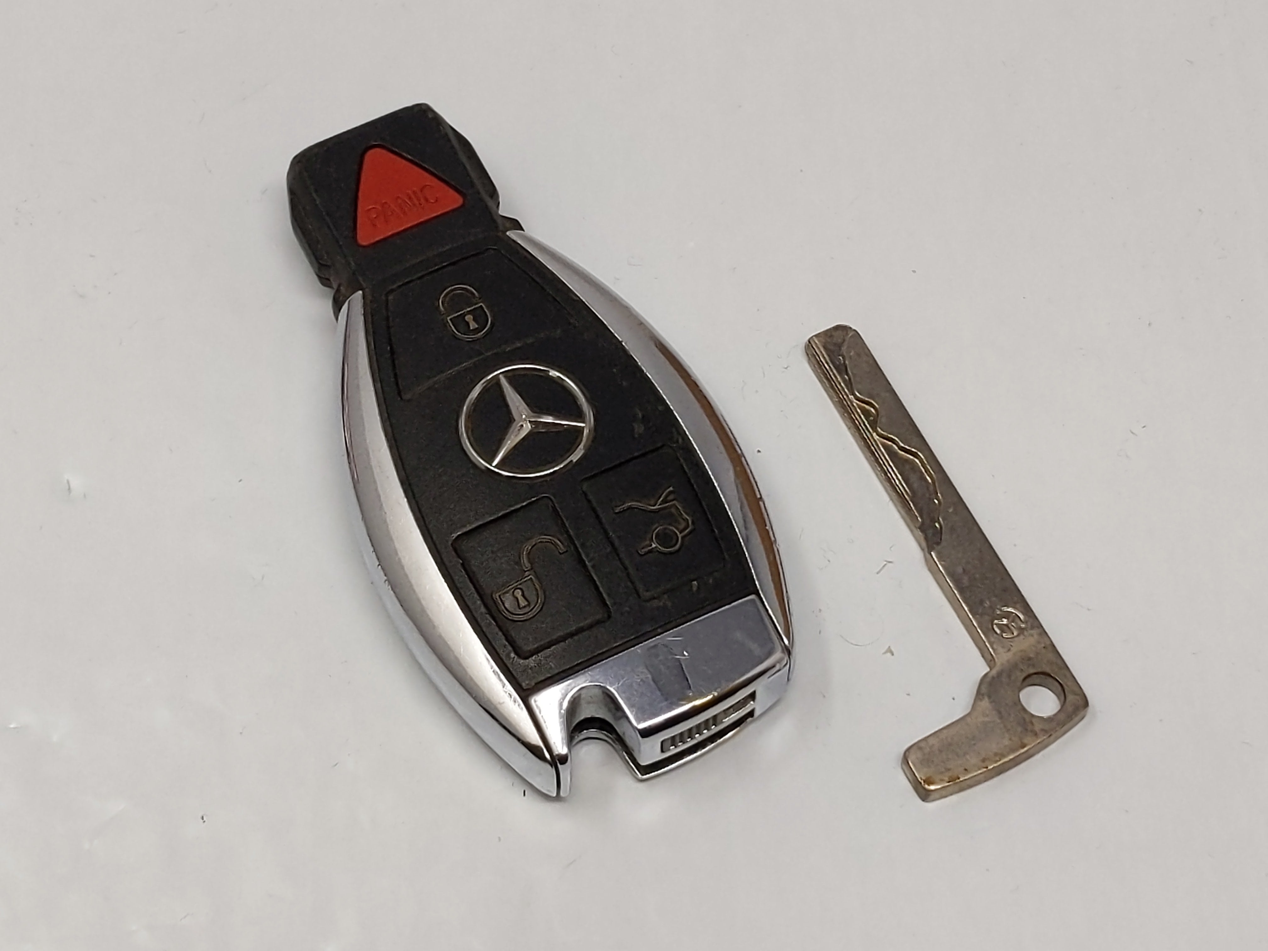 Mercedes-Benz Keyless Entry Remote Fob Iyzdc07 4 Buttons - Oemusedautoparts1.com