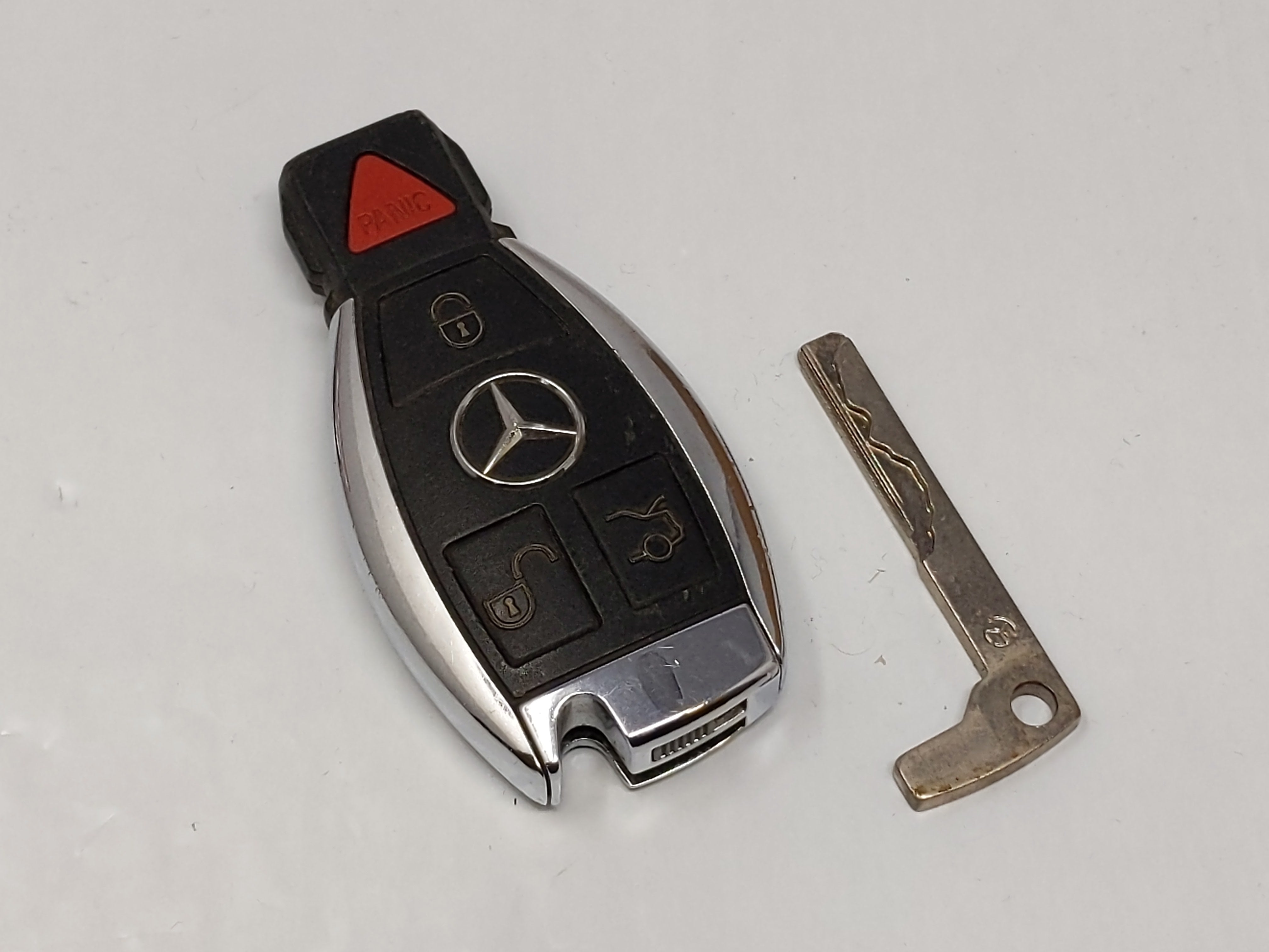 Mercedes-Benz Keyless Entry Remote Fob Iyzdc07 4 Buttons - Oemusedautoparts1.com