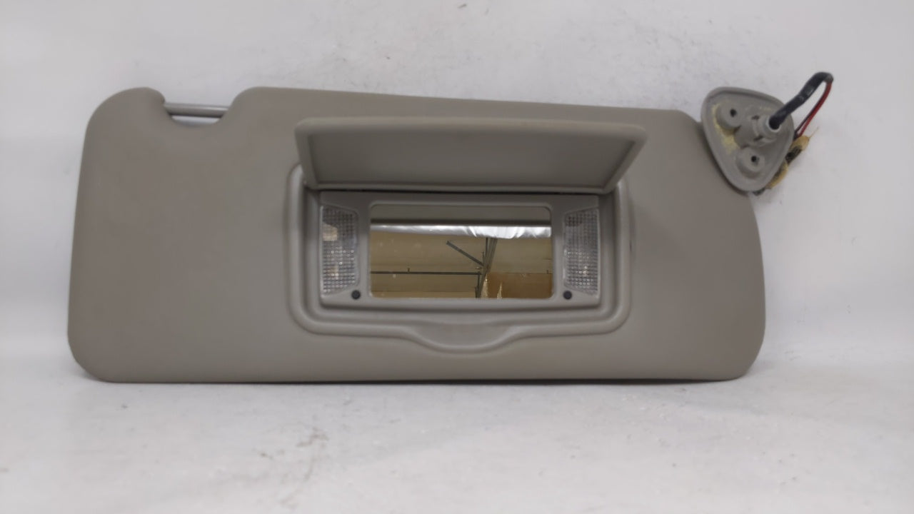 2004 Cadillac Srx Sun Visor Shade Replacement Passenger Right Mirror Fits OEM Used Auto Parts - Oemusedautoparts1.com