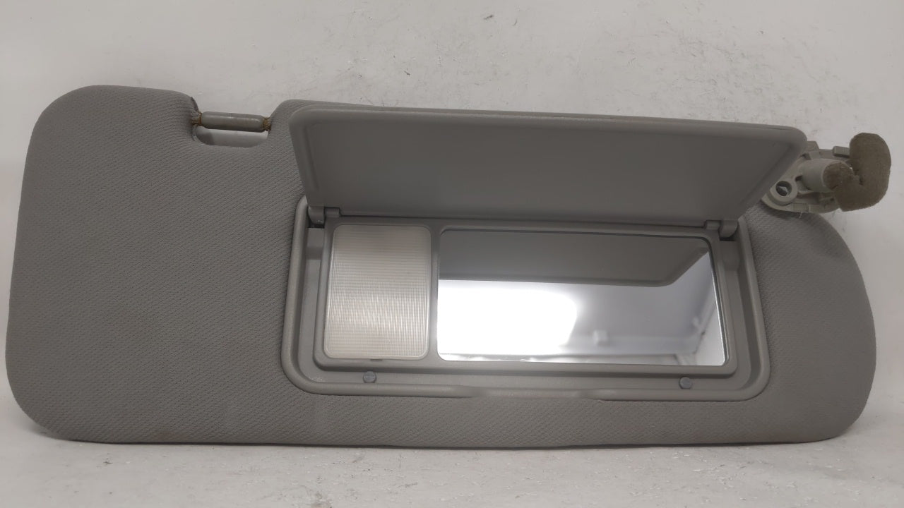 2003 Kia Sorento Sun Visor Shade Replacement Passenger Right Mirror Fits OEM Used Auto Parts - Oemusedautoparts1.com