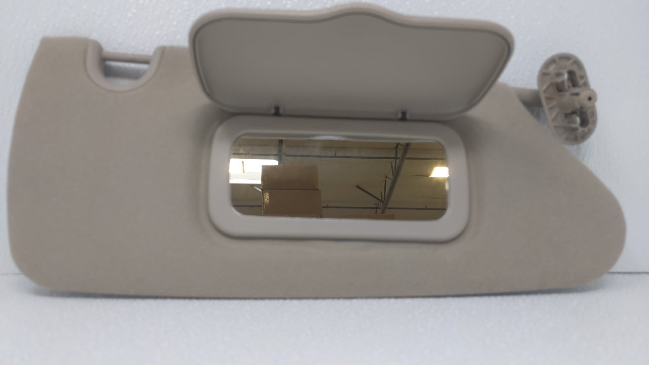 2004 Chrysler Pacifica Sun Visor Shade Replacement Passenger Right Mirror Fits OEM Used Auto Parts - Oemusedautoparts1.com