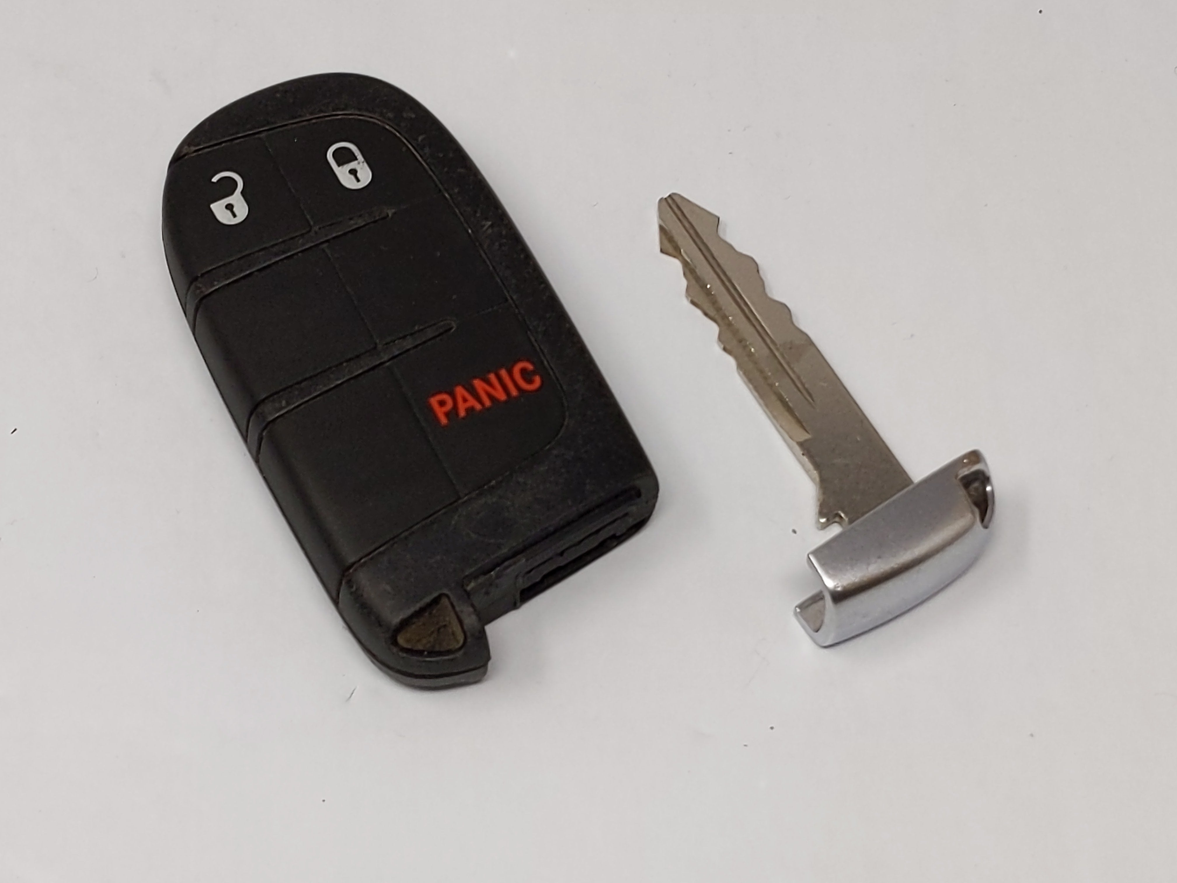 Jeep Grand Cherokee Keyless Entry Remote Fob M3n-40821302 3 Buttons - Oemusedautoparts1.com