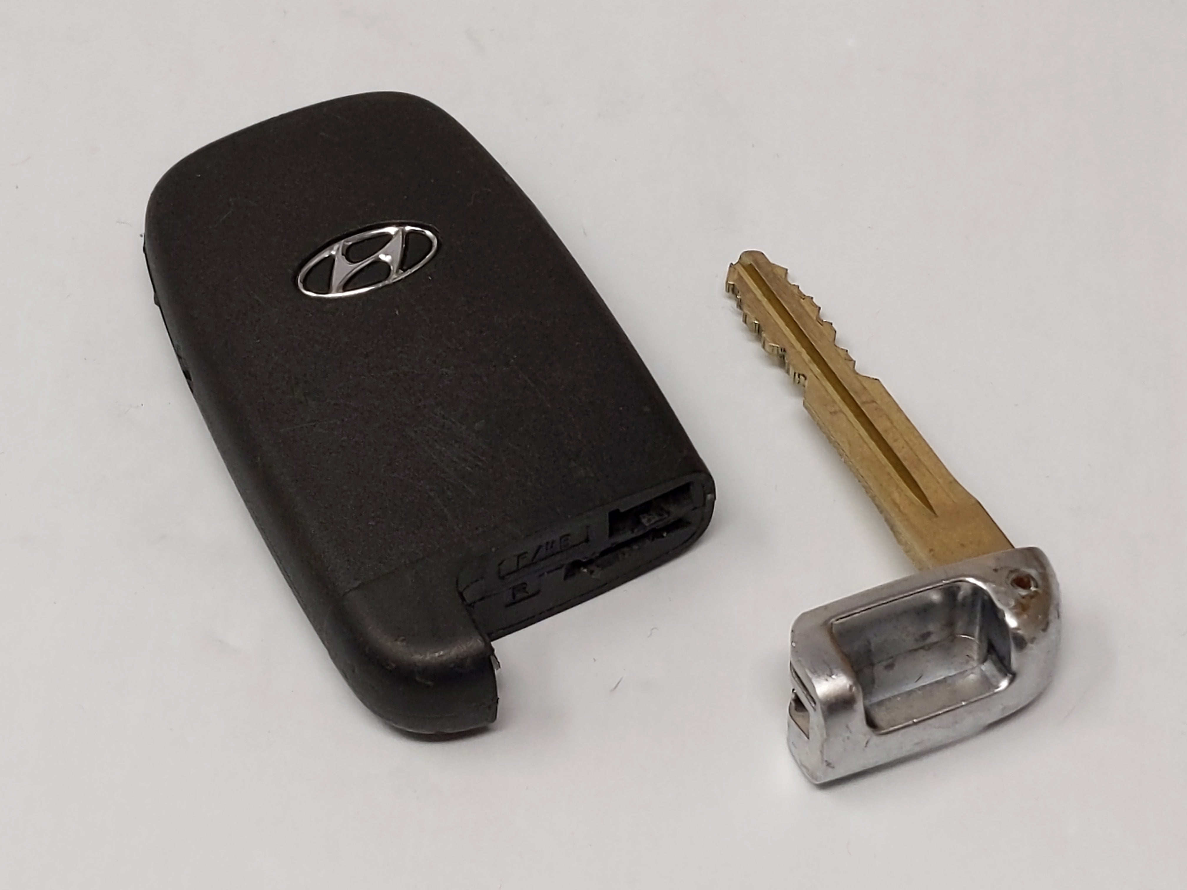 Hyundai Elantra Gt Veloster Keyless Entry Remote Sy5hmfna04 4 Buttons - Oemusedautoparts1.com