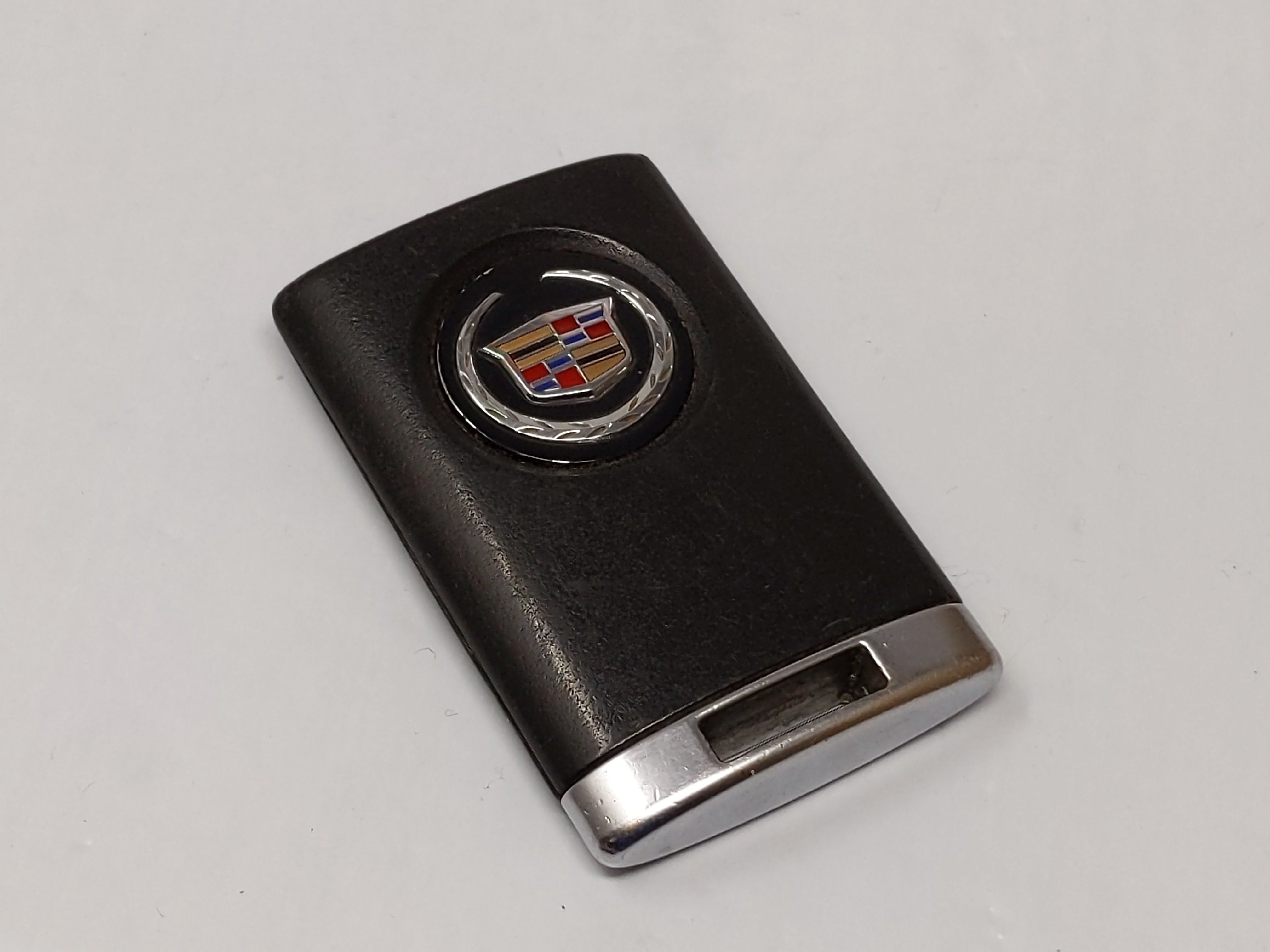 Cadillac Cts Dts Keyless Entry Remote Ouc6000066 Driver2 4 Buttons - Oemusedautoparts1.com