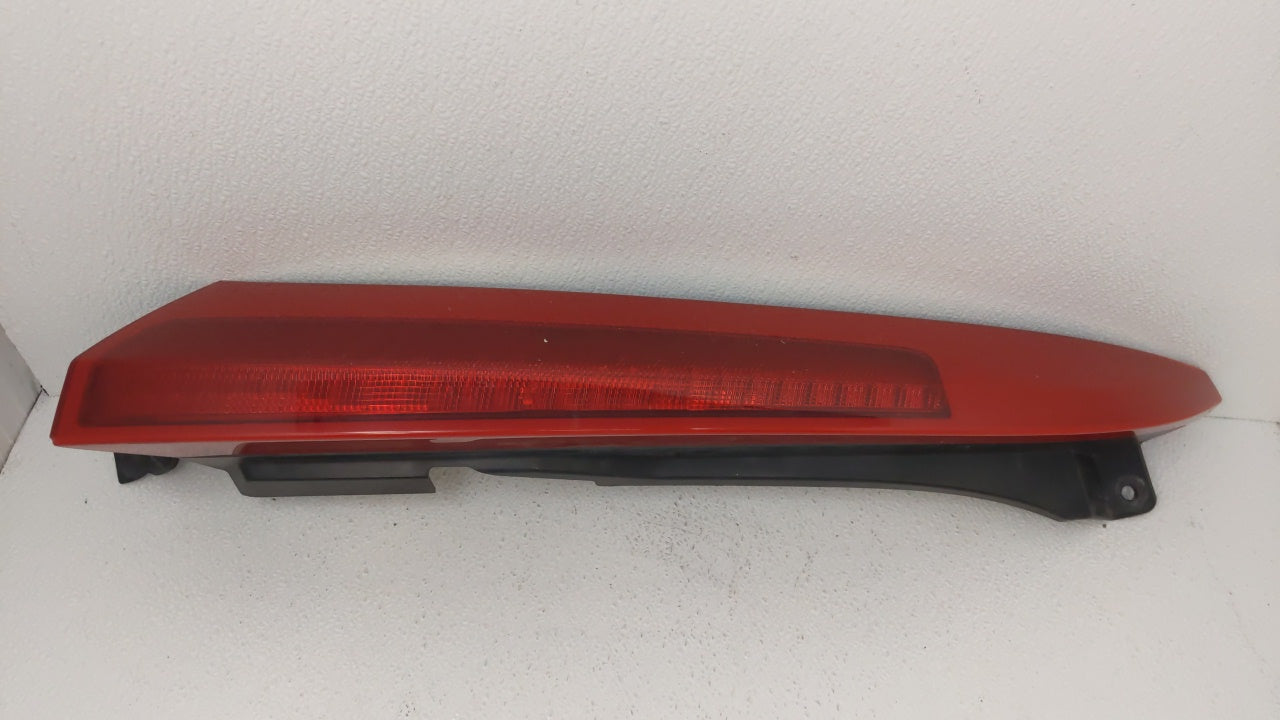 2003-2006 Volvo Xc90 Tail Light Assembly Driver Left OEM P/N:30678220 Fits 2003 2004 2005 2006 OEM Used Auto Parts - Oemusedautoparts1.com