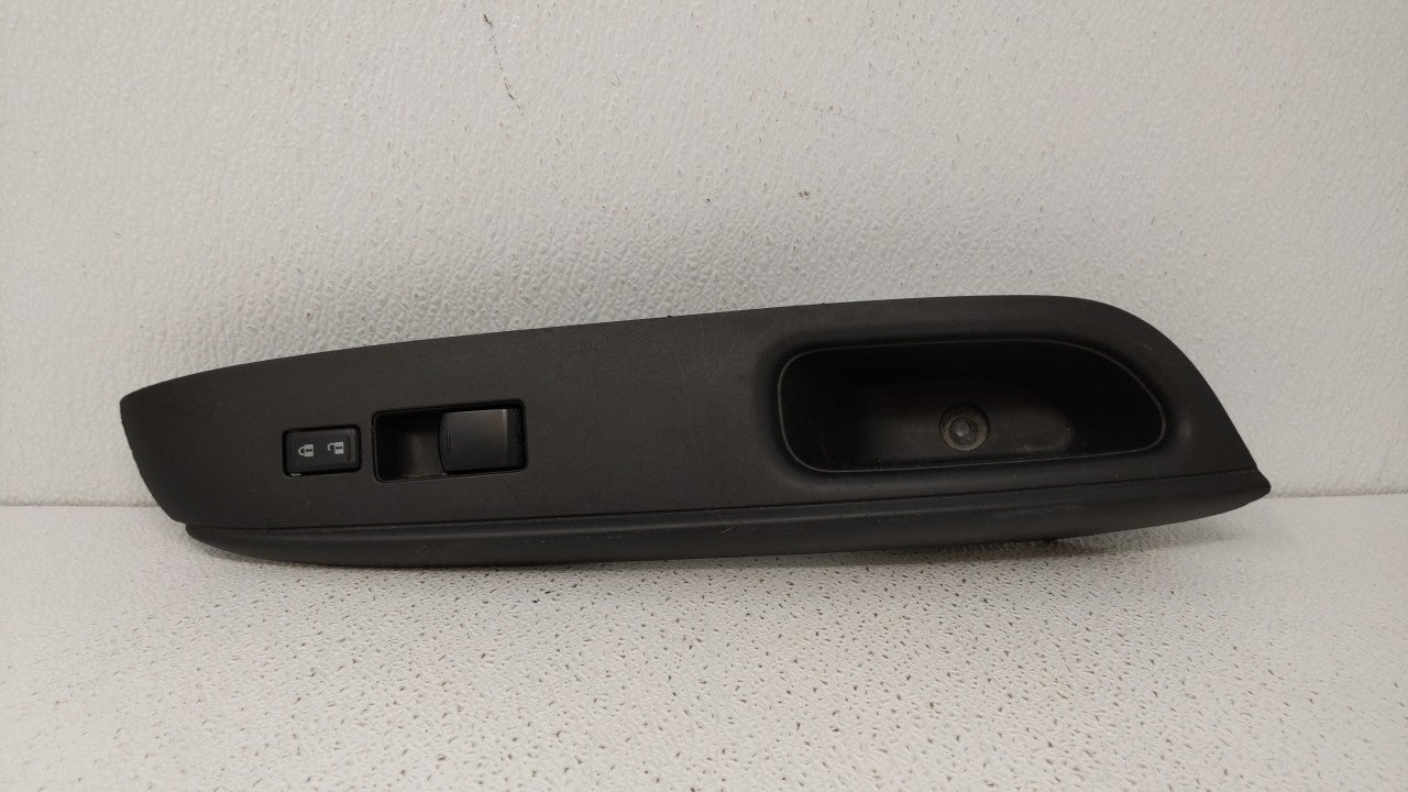 2014 Nissan Versa Passeneger Right Power Window Switch - Oemusedautoparts1.com