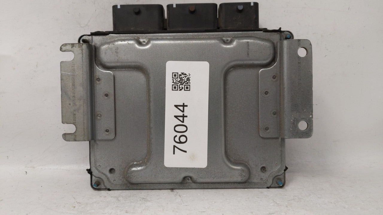 2013-2014 Nissan Altima PCM Engine Computer ECU ECM PCU OEM P/N:MEC300-012 A1 MEC300-052 Fits 2013 2014 OEM Used Auto Parts - Oemusedautoparts1.com