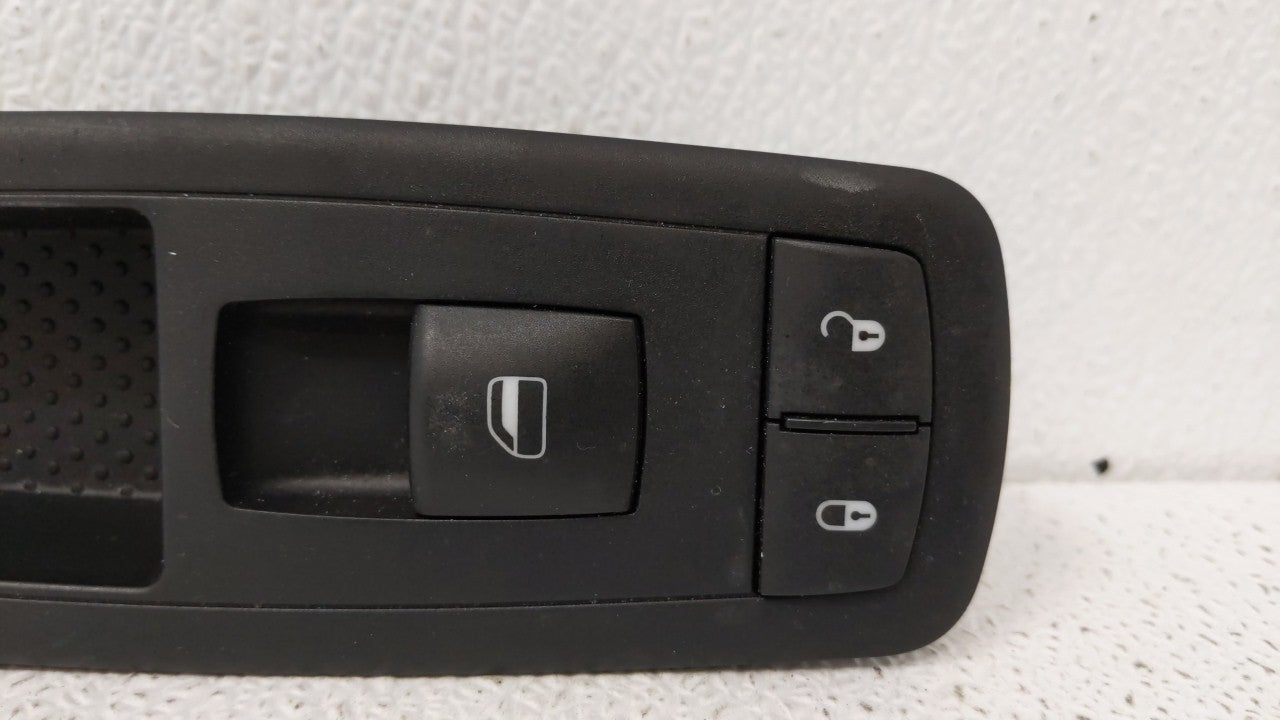 2009 Chrysler Town & Country Passeneger Right Power Window Switch - Oemusedautoparts1.com