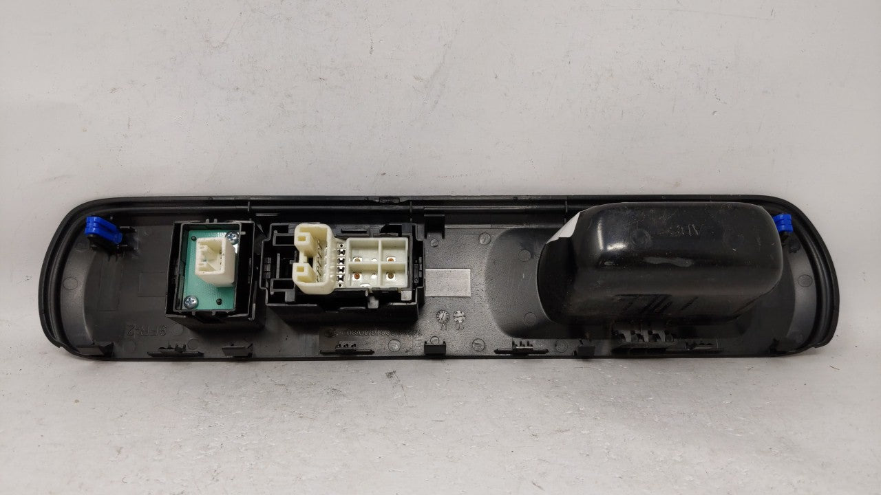 2015 Toyota Prius Passeneger Right Power Window Switch 74231-52810 - Oemusedautoparts1.com