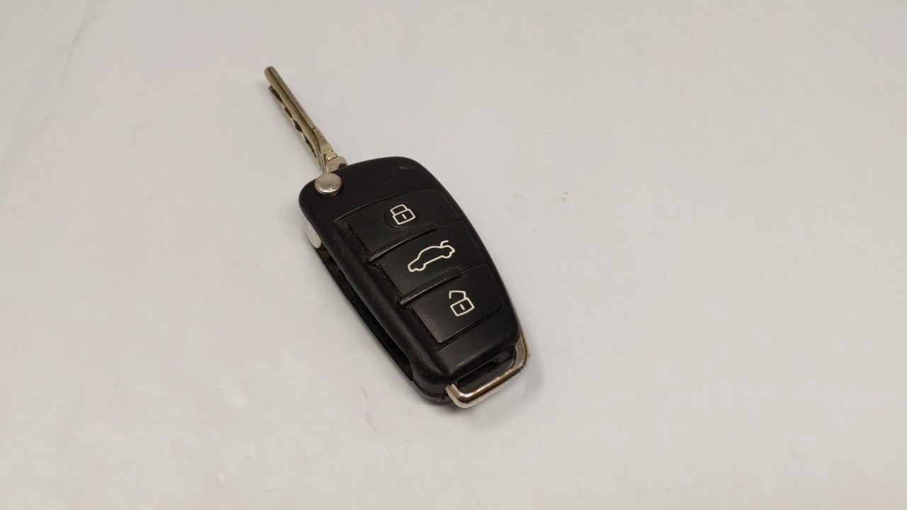 Audi A3 Tt Keyless Entry Remote Nbg009272t 8p0 837 220 E 4 Buttons - Oemusedautoparts1.com