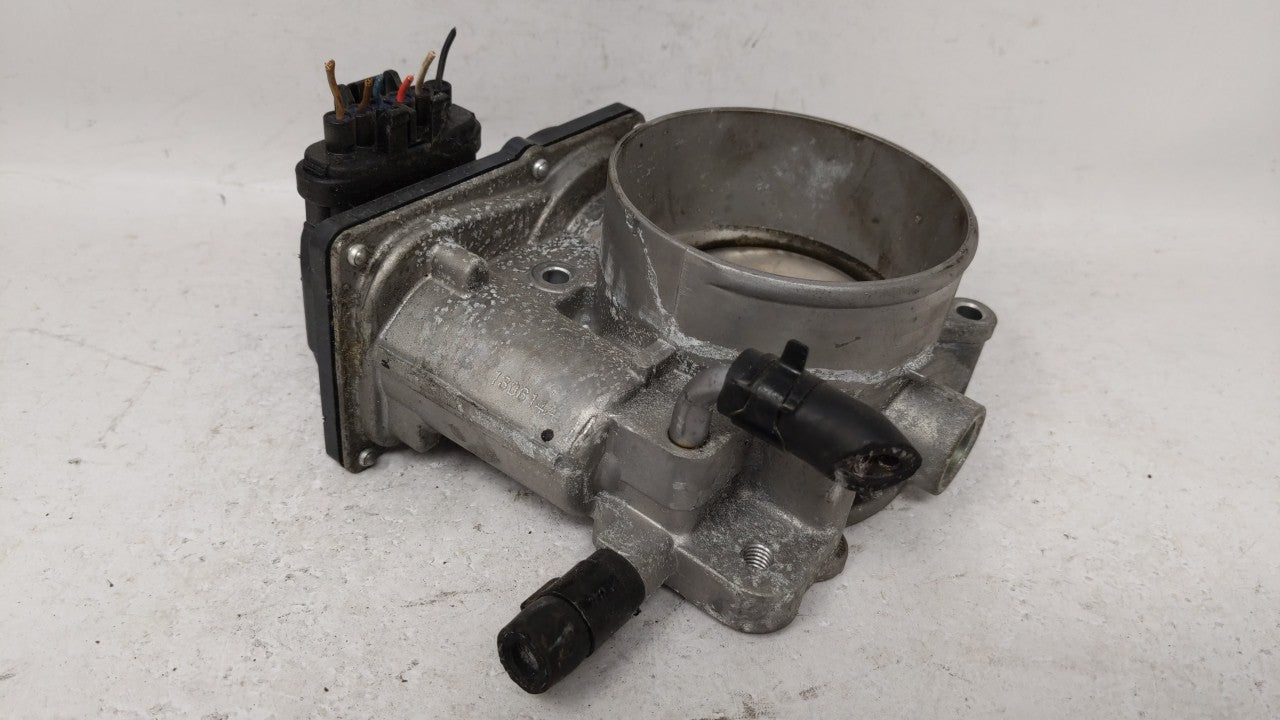 2012-2014 Hyundai Genesis Throttle Body P/N:35100-36BA0 Fits 2012 2013 2014 OEM Used Auto Parts - Oemusedautoparts1.com