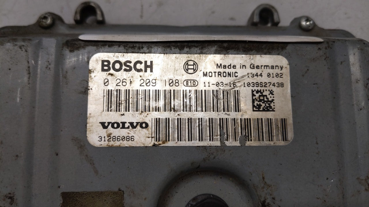 2012 Volvo S60 PCM Engine Computer ECU ECM PCU OEM P/N:0 261 209 108 Fits OEM Used Auto Parts - Oemusedautoparts1.com