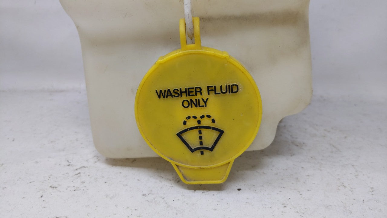 2003-2006 Jeep Wrangler Windshield Washer Bottle Wash Reservoir - Oemusedautoparts1.com