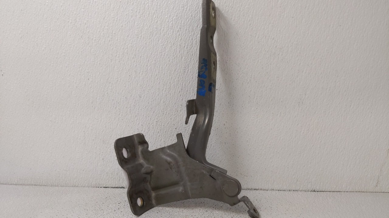 2014 Kia Sorento Driver Left Hood Hinge - Oemusedautoparts1.com